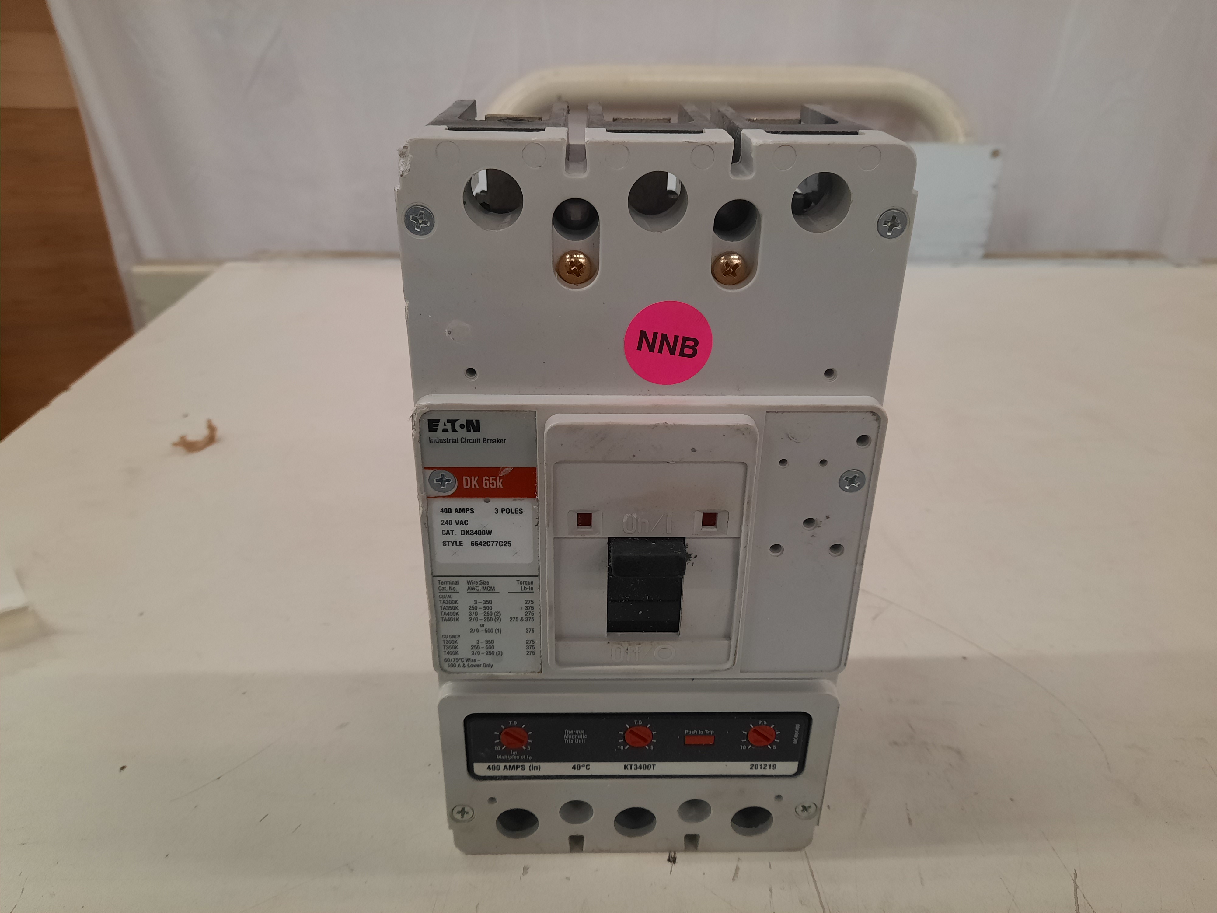 Eaton DK3400W Non-Interchangeable Trip Circuit Breaker (Repackaged)