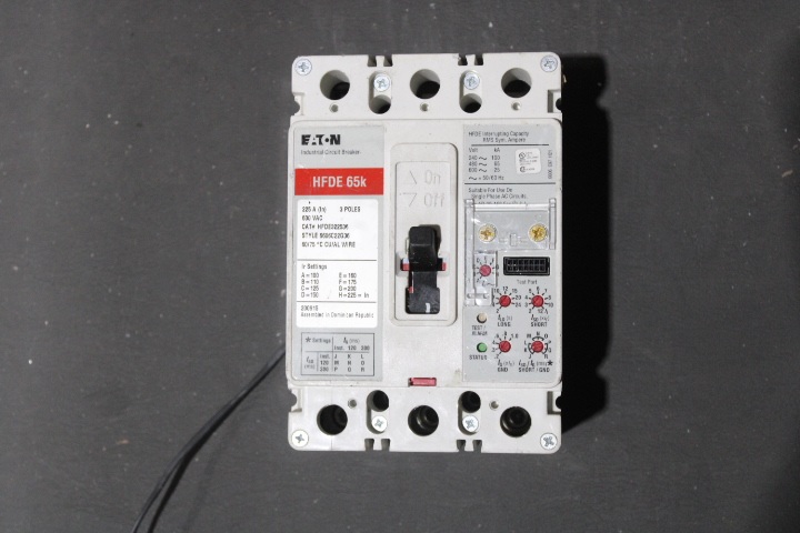 Eaton HFDE322536 Molded Case Circuit Breaker (Damaged, For Parts or Repair)