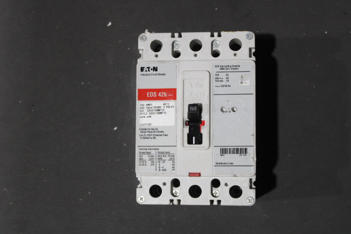 Eaton EDS3150 Non-Interchangeable Trip Circuit Breaker (Damaged, For Parts or Repair) Eaton EDS3150 Non-Interchangeable Trip Circuit Breaker (Damaged, For Parts or Repair)
