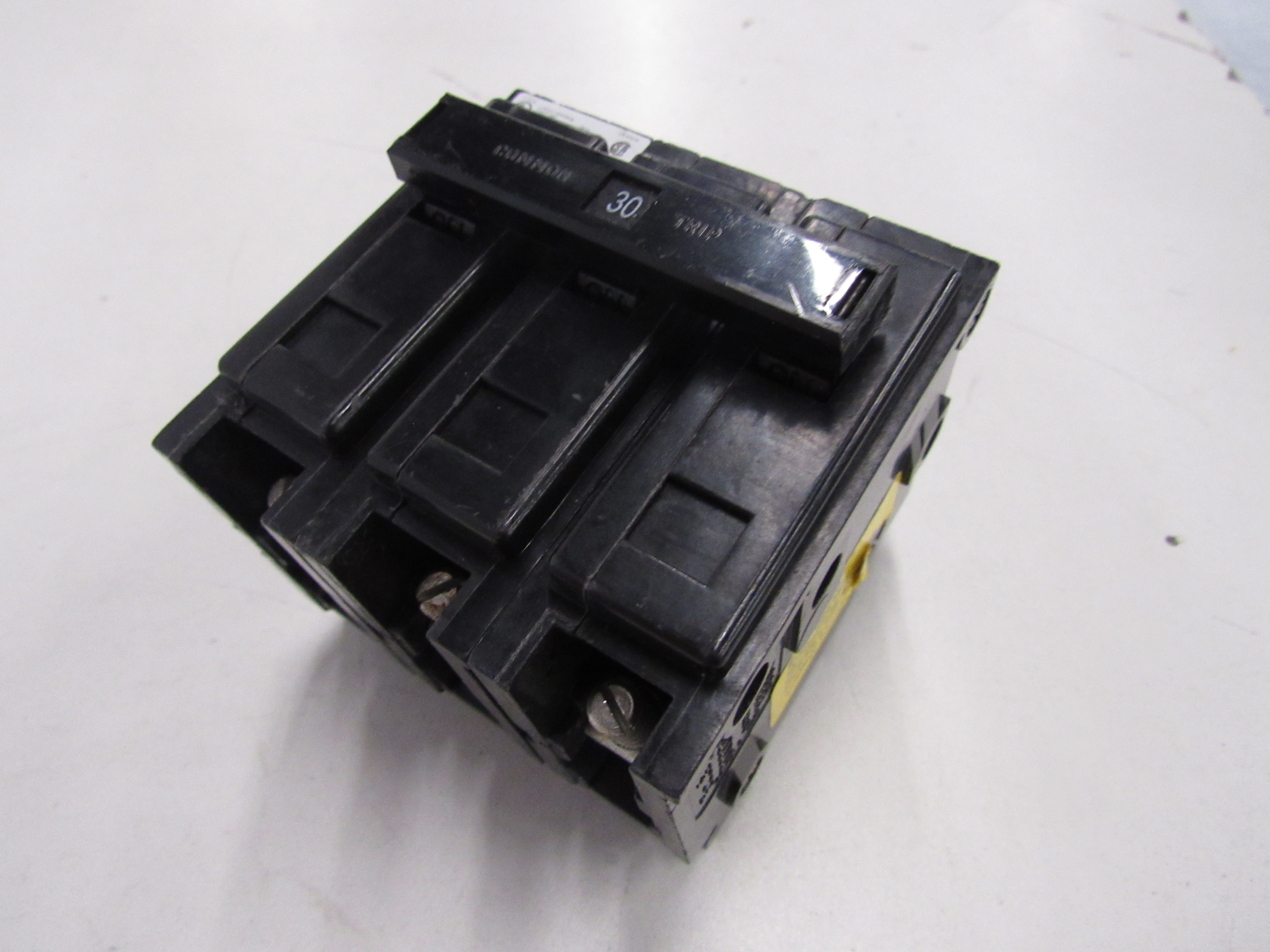 Eaton BAB2015 Miniature Circuit Breakers MCBs (Used)