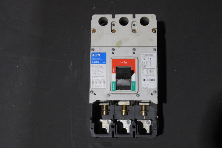 Eaton LGC3630NN Molded Case Breakers (MCCBs) (Damaged, For Parts or Repair) Eaton LGC3630NN Molded Case Breakers (MCCBs) (Damaged, For Parts or Repair)