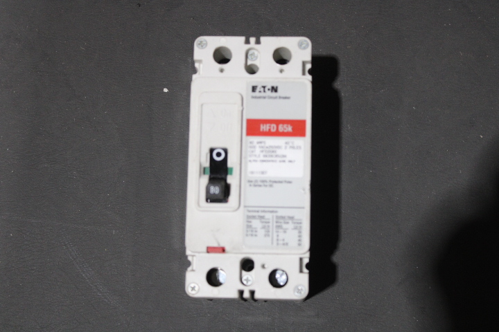 Eaton HFD2080 Non-Interchangeable Trip Circuit Breaker (Damaged, For Parts or Repair)