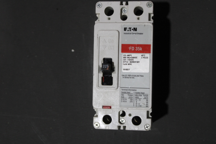 Eaton FD2225 Non-Interchangeable Trip Circuit Breaker (Damaged, For Parts or Repair) Eaton FD2225 Non-Interchangeable Trip Circuit Breaker (Damaged, For Parts or Repair)
