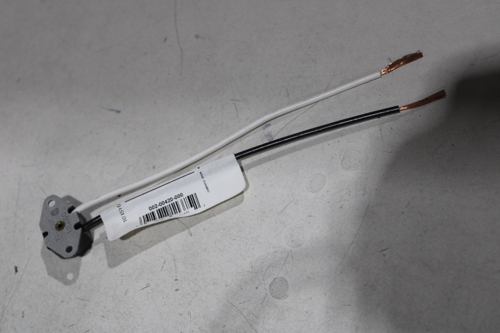 Leviton 420 Lampholders/Adaptors/Accessories