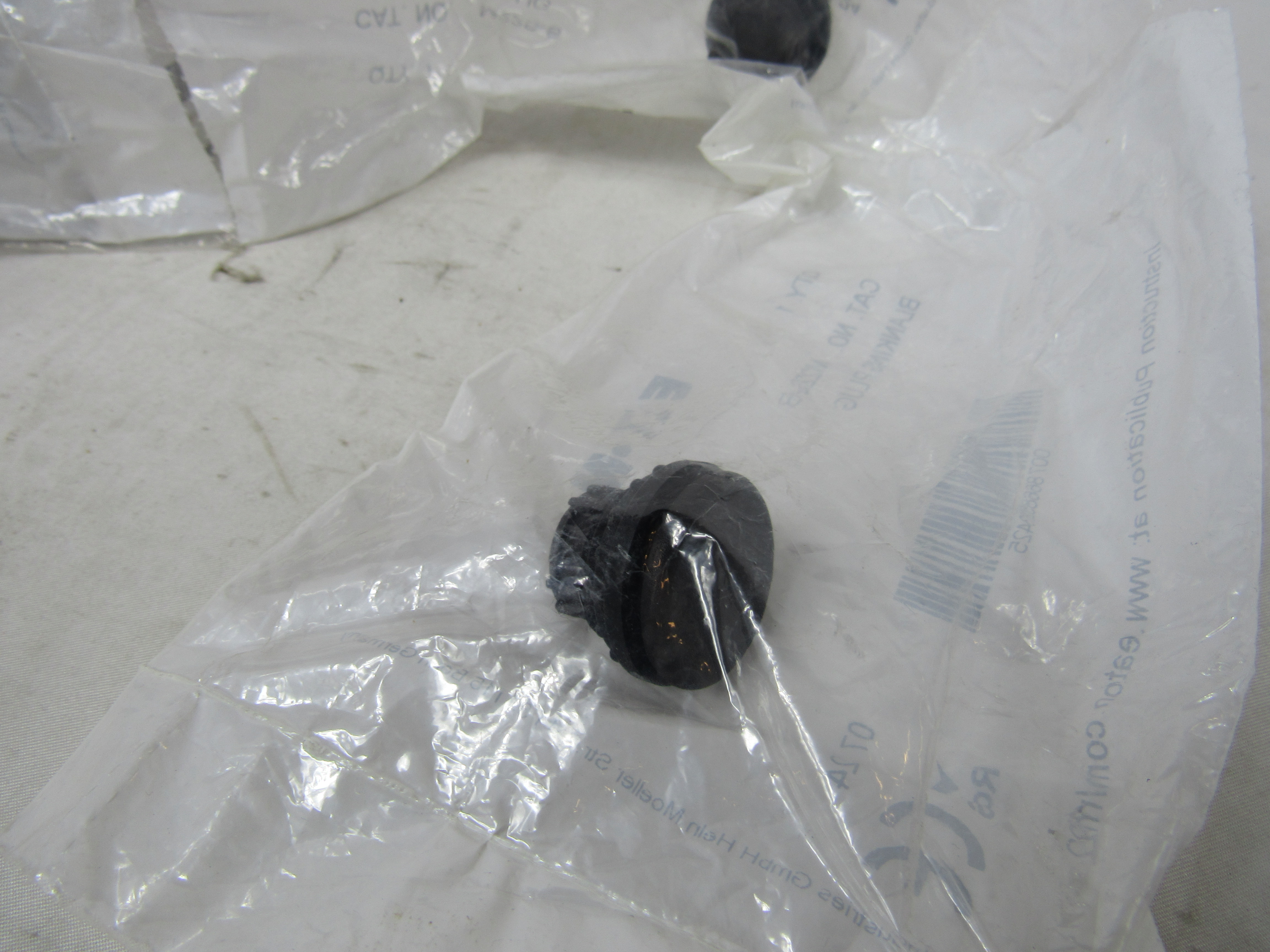 Eaton M22S-B Modular Pushbutton Blanking Plug Eaton M22S-B Modular Pushbutton Blanking Plug