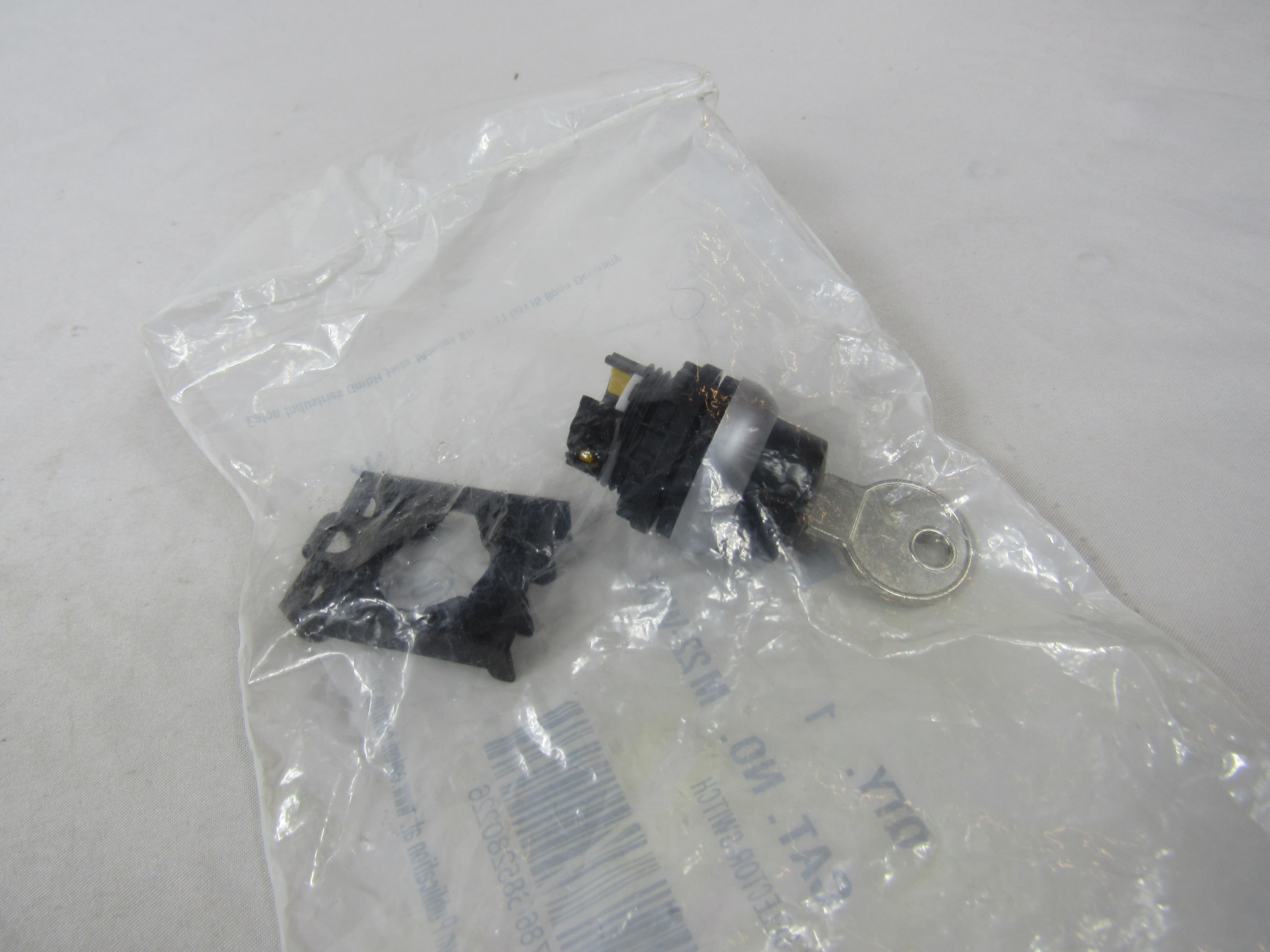 Eaton M22-WS3 Non-Illuminated Selector Switch Operator