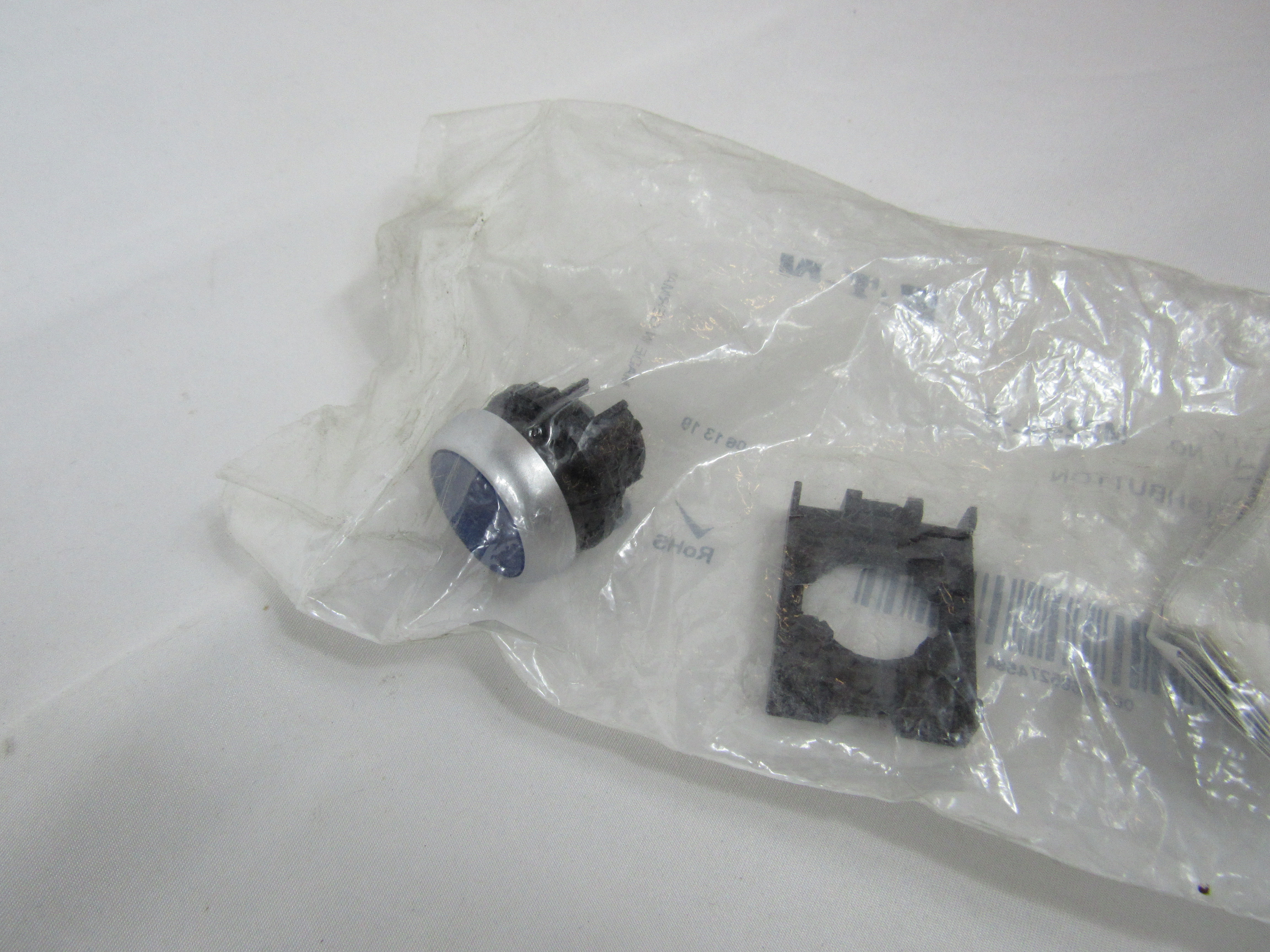 Eaton M22S-DL-B Illuminated Pushbutton Operator