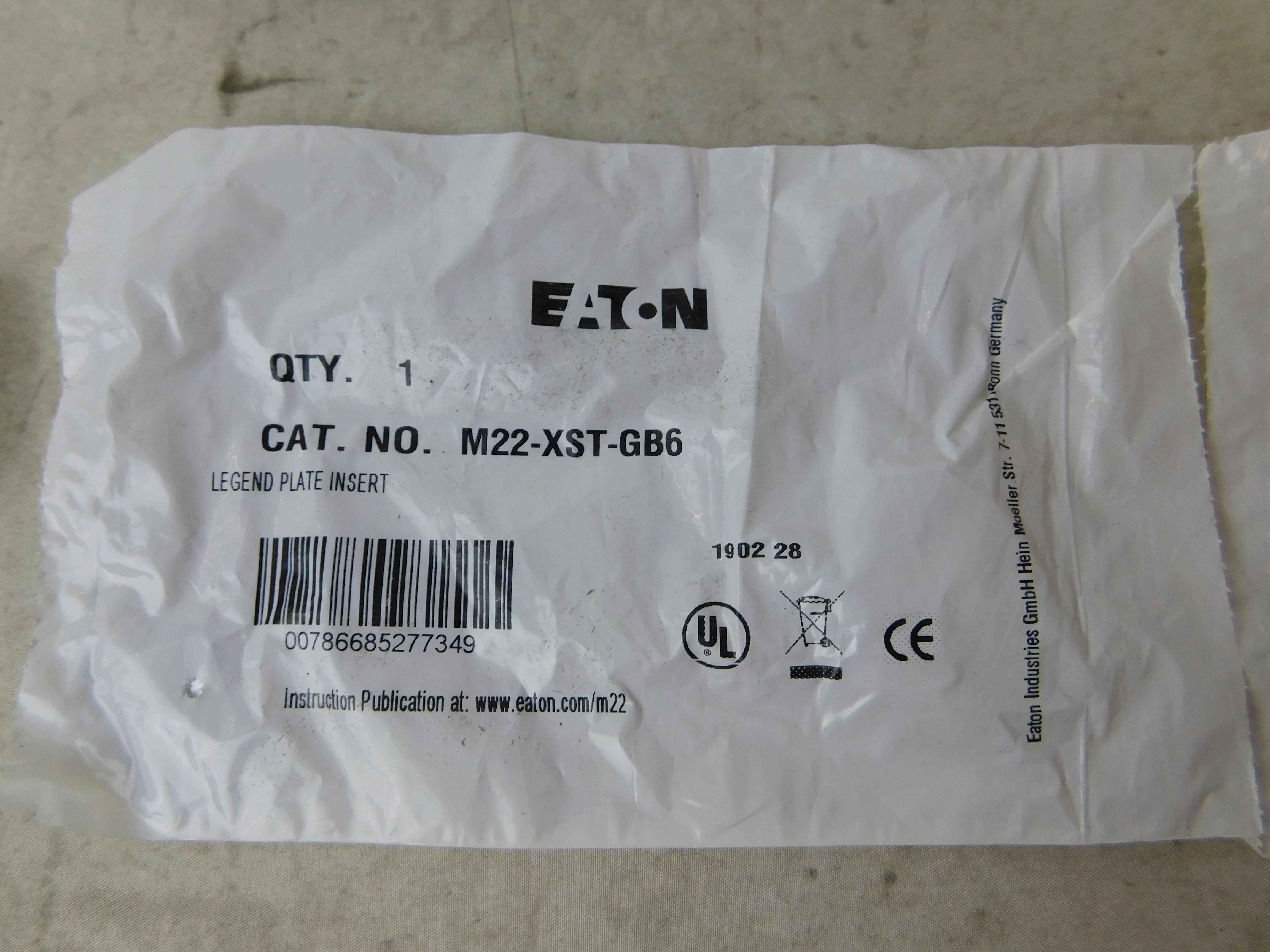 Eaton M22-XST-GB6 Pushbutton Plate Insert
