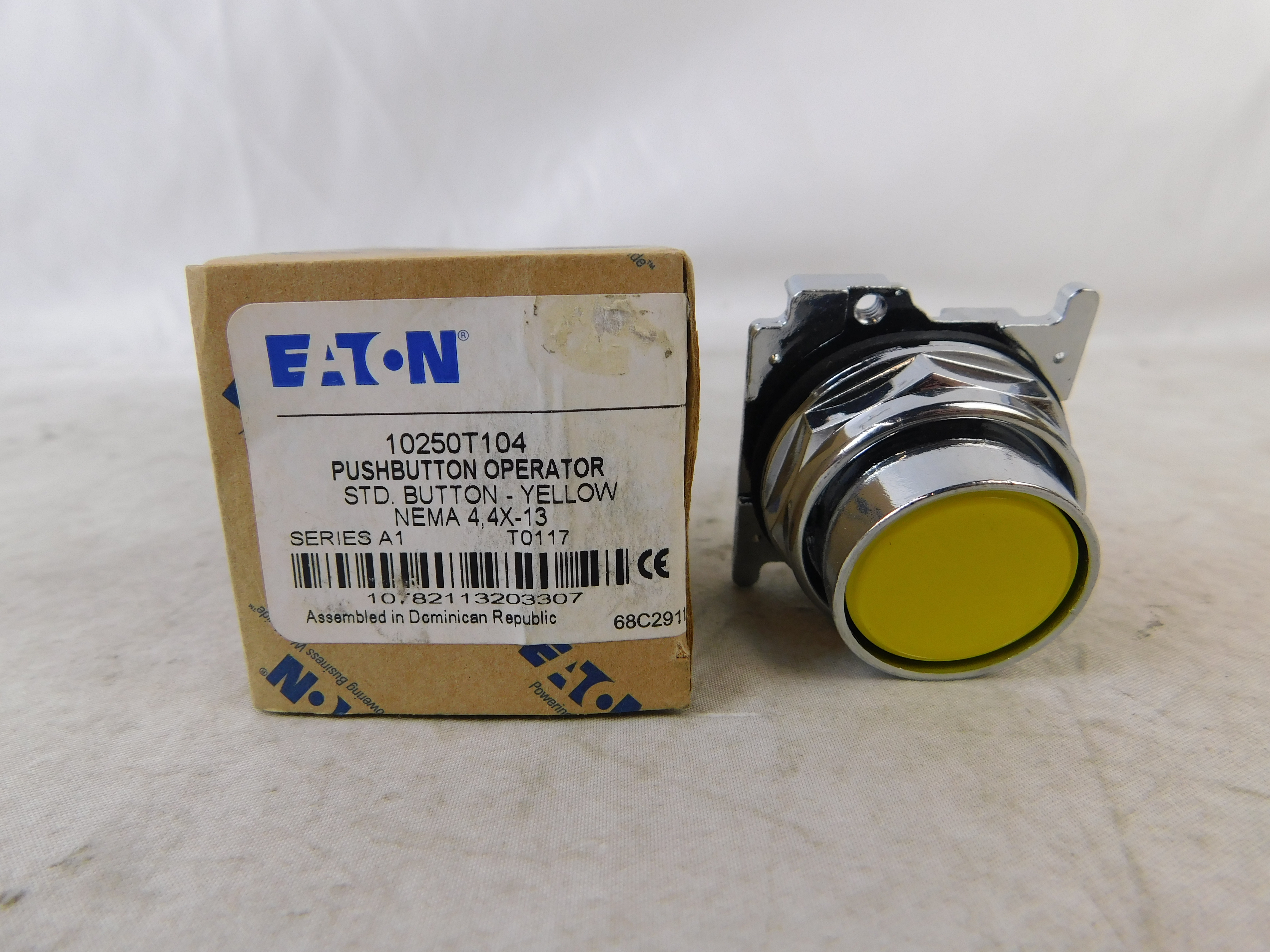 Eaton 10250T104 Non-Illuminated Pushbutton Operator