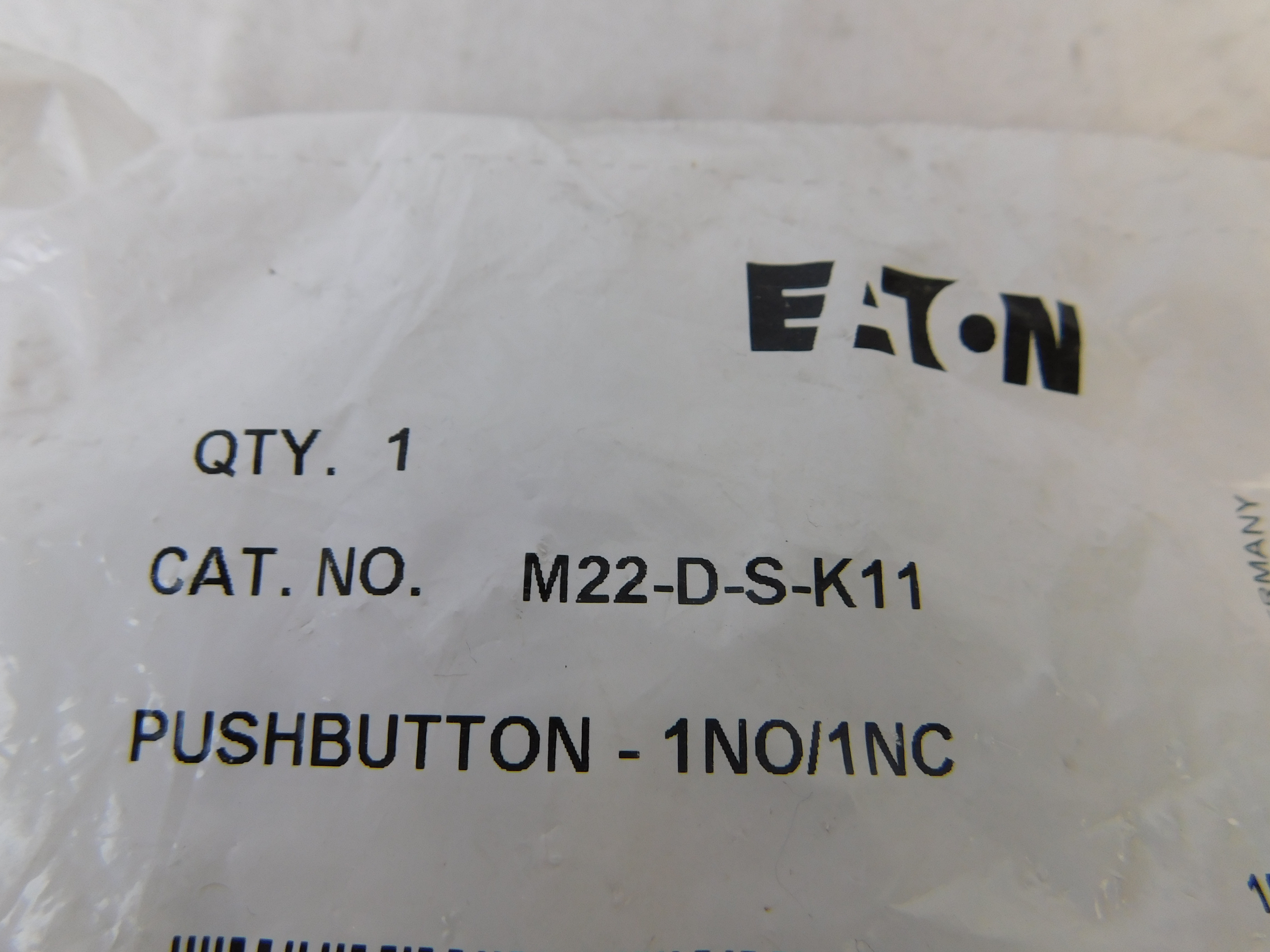 Eaton M22-D-S-K11 Non-Illuminated Pushbutton