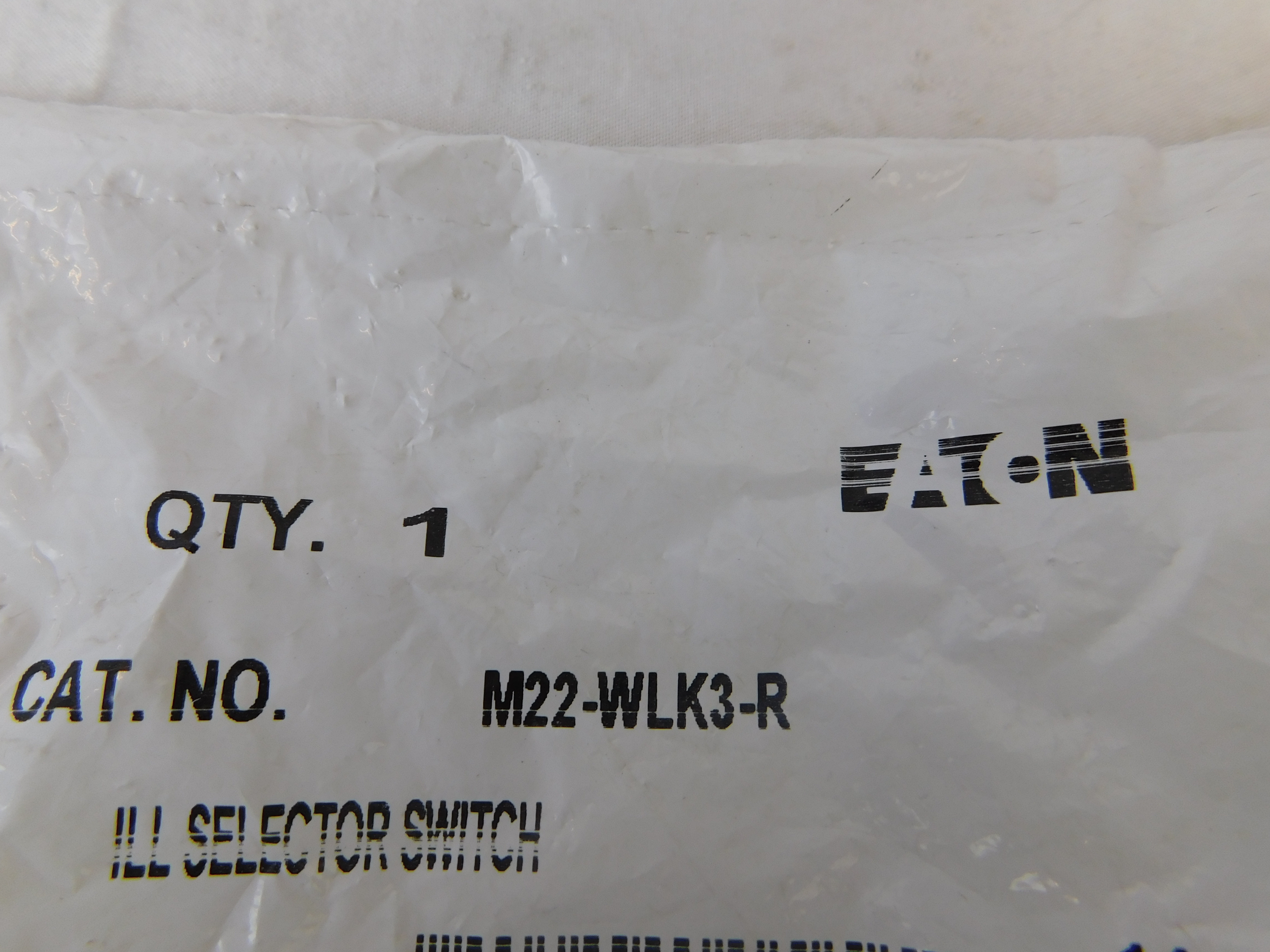 Eaton M22-WLK3-R Illuminated Selector Switch Operator