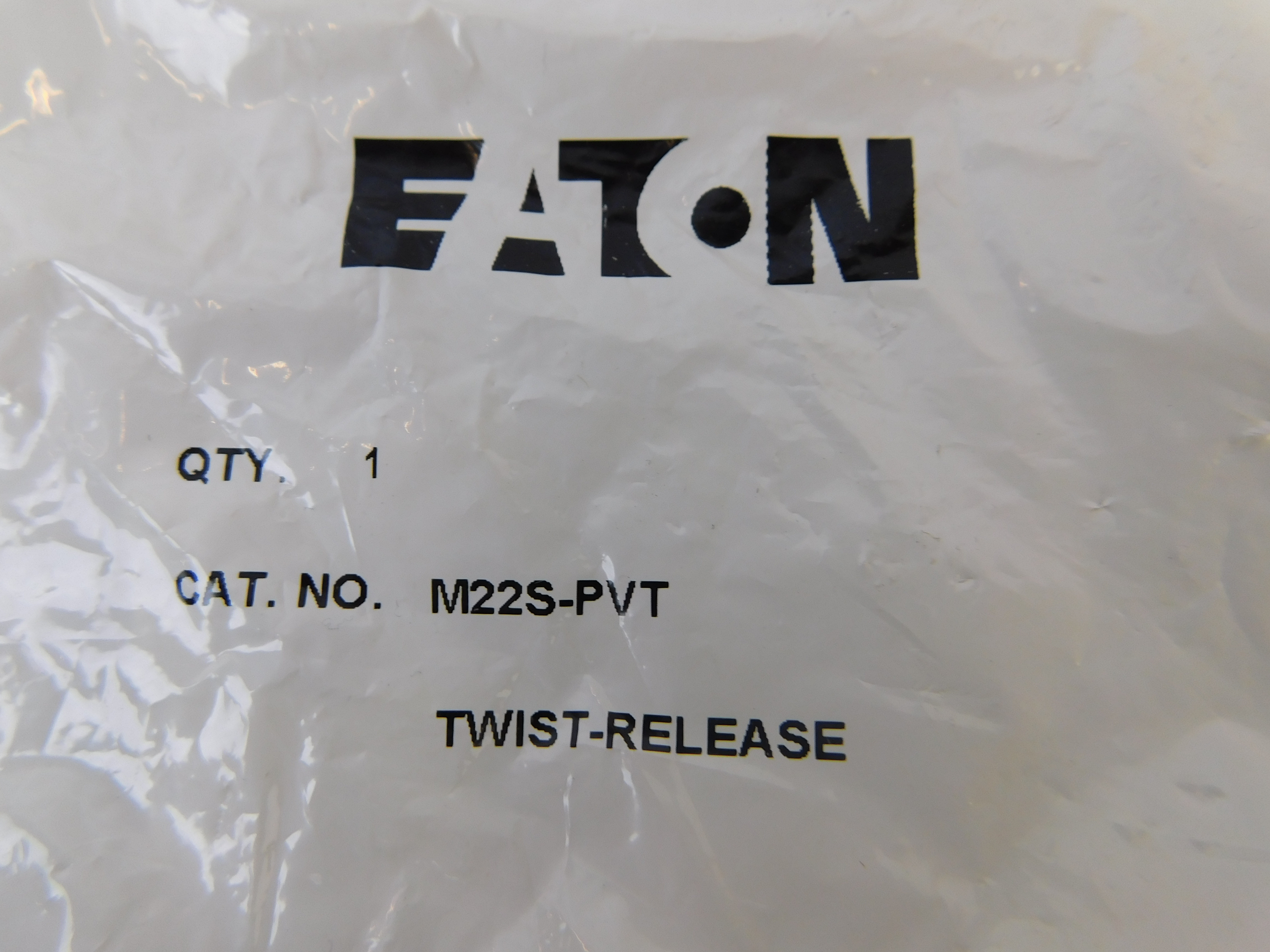 Eaton M22S-PVT Pushbuttons