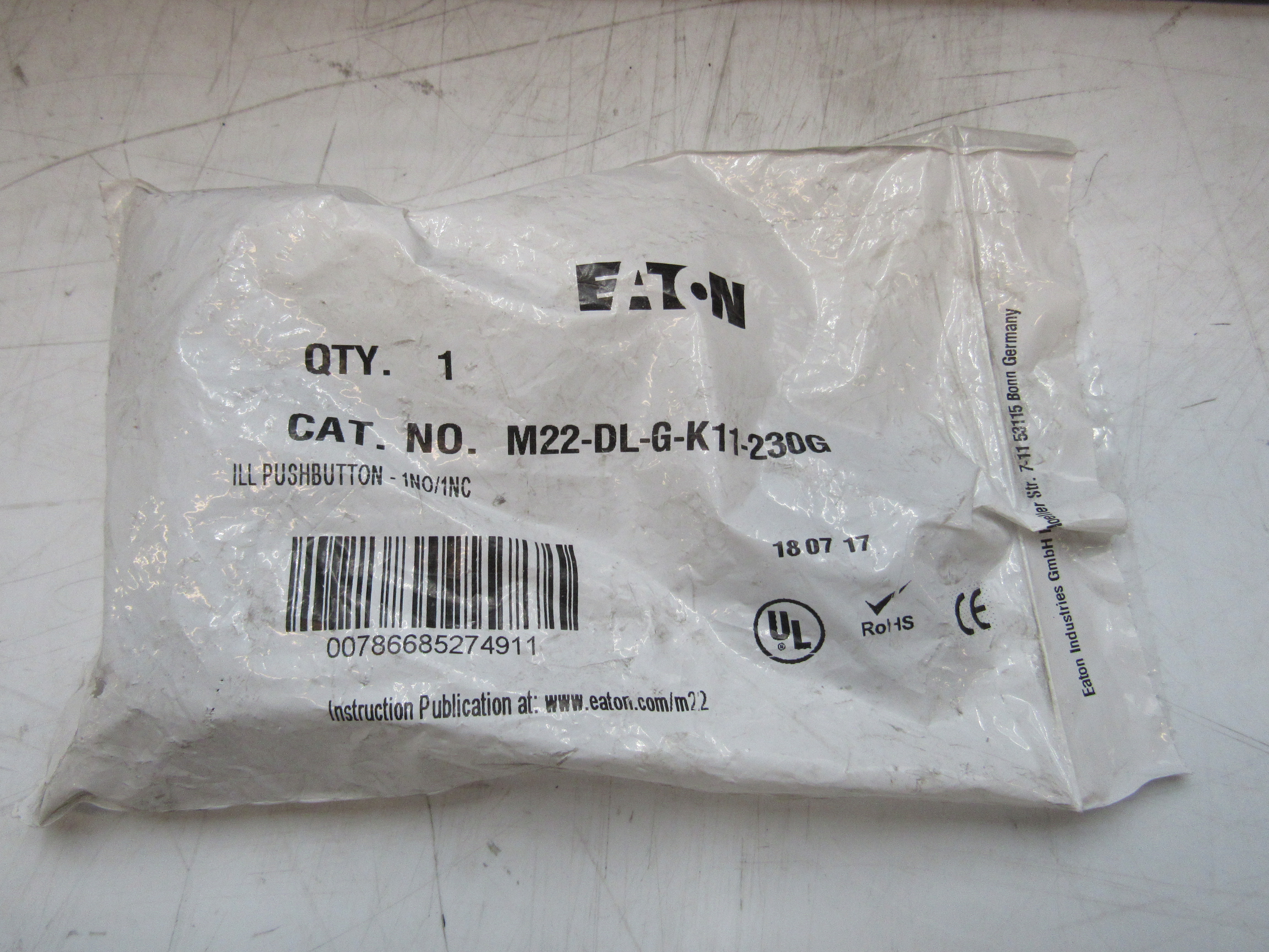 Eaton M22-DL-G-K11-230G Illuminated Pushbutton