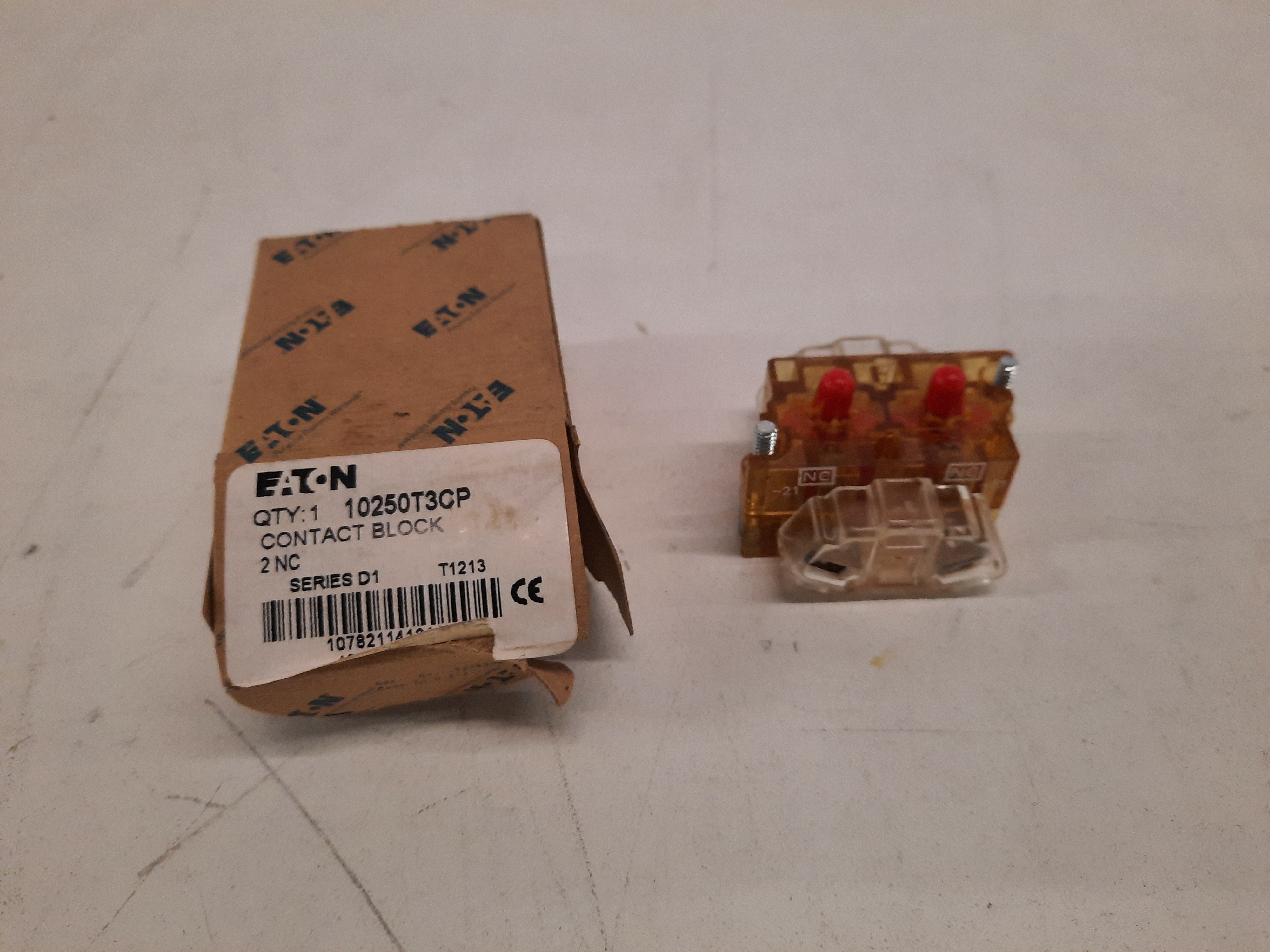 Eaton 10250T3CP Pushbutton Contact Block