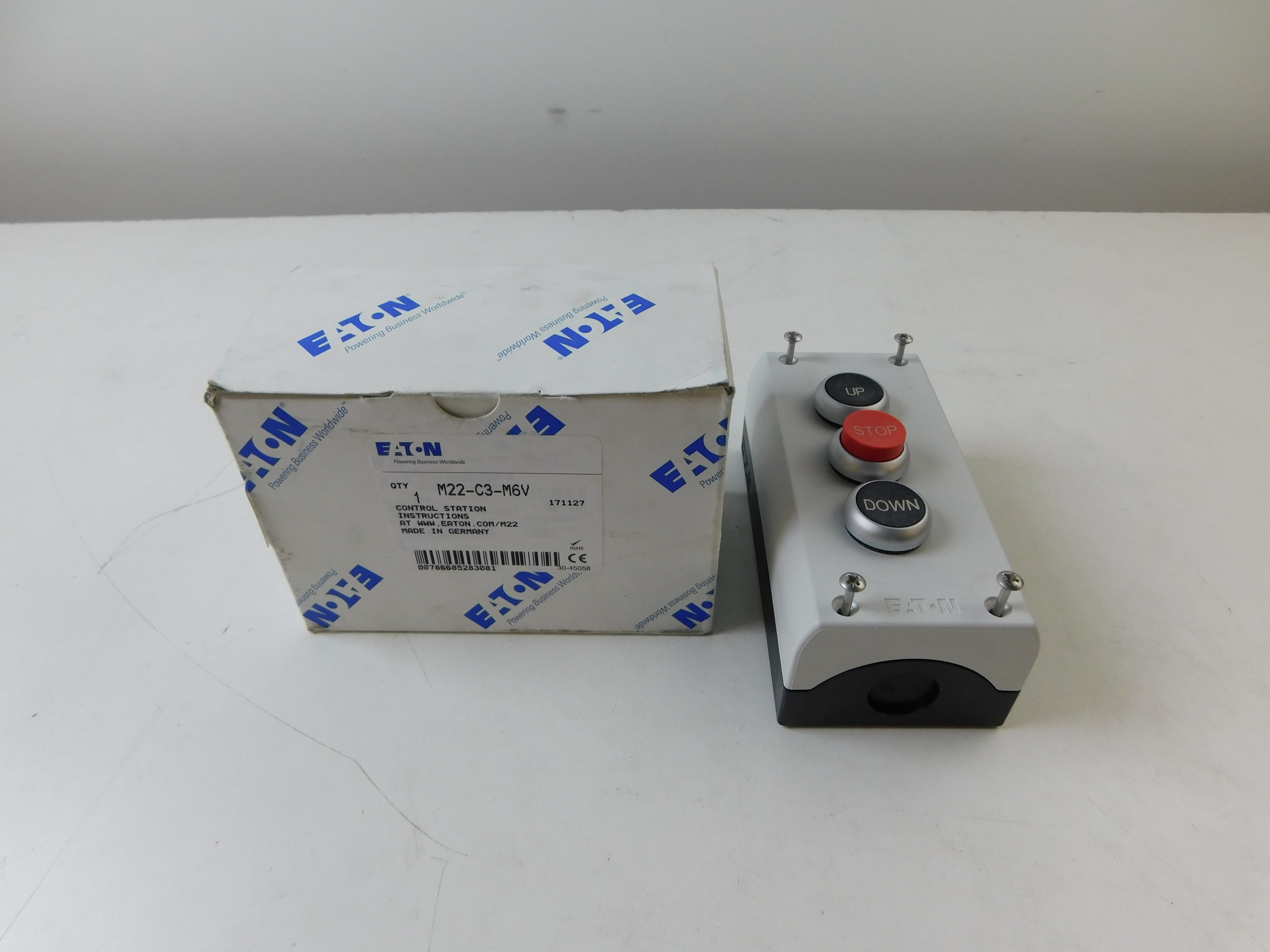 Eaton M22-C3-M6V General Purpose Control Station
