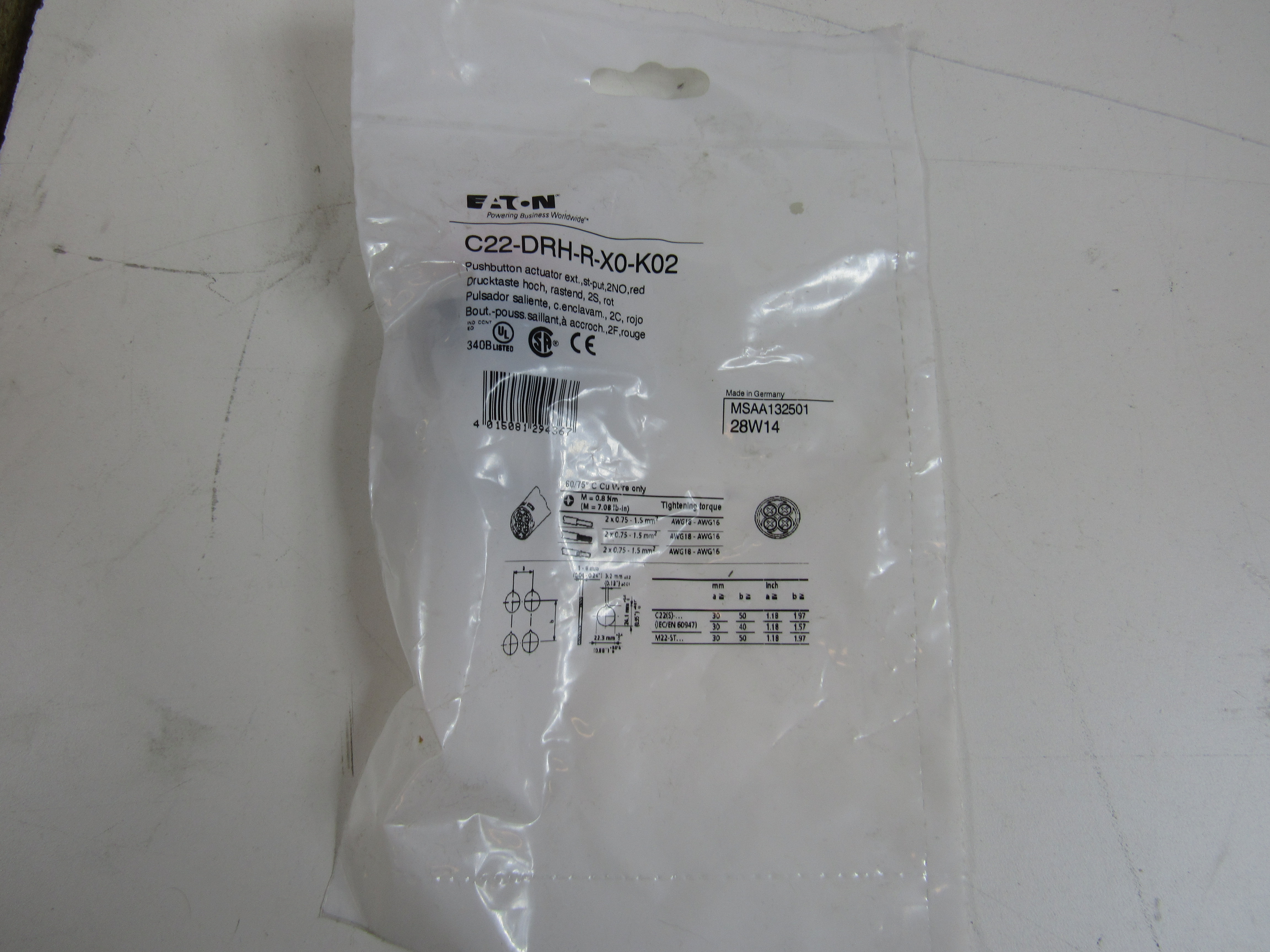 Eaton C22-DRH-R-X0-K02 Non-Illuminated Pushbutton