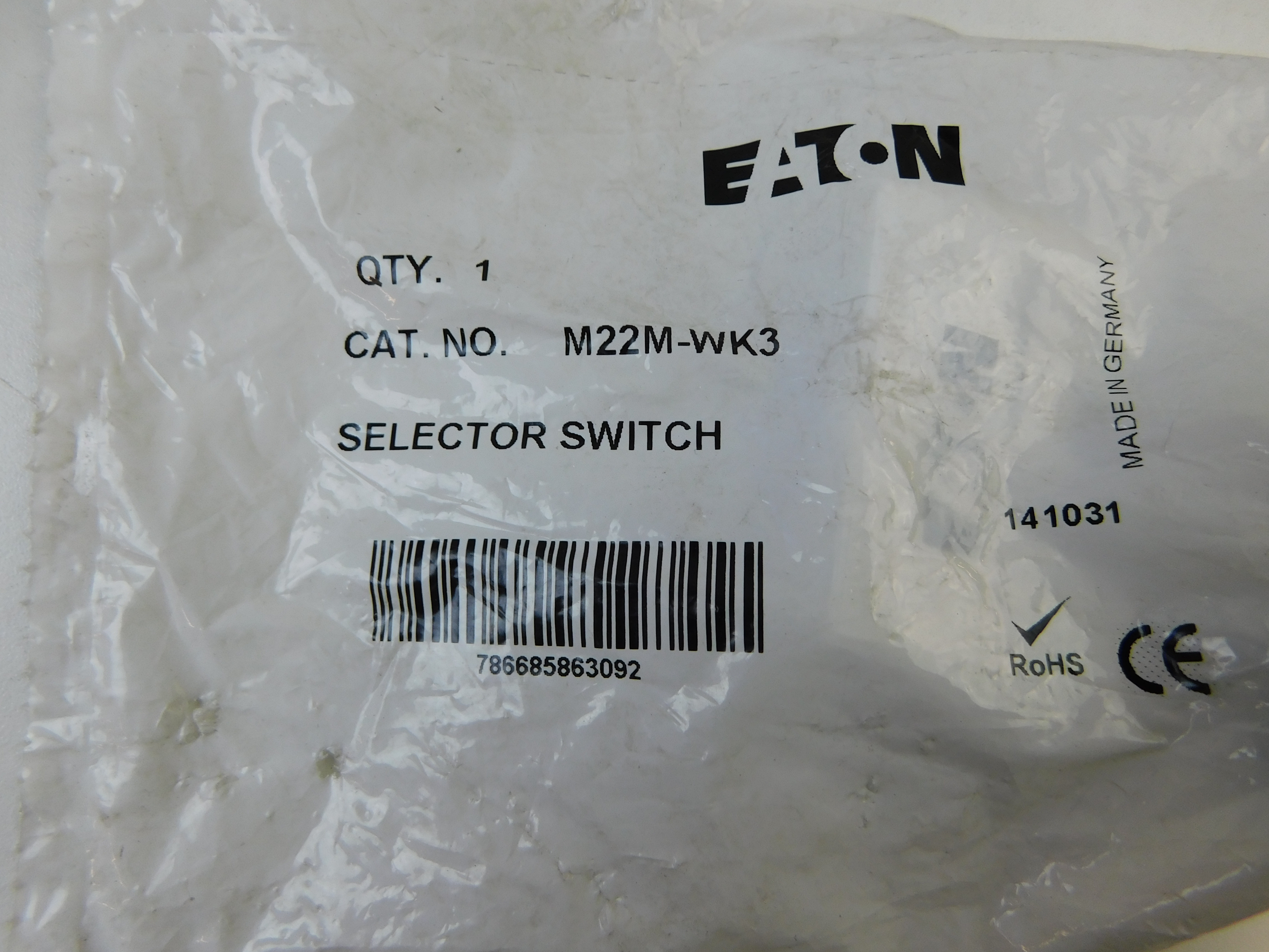 Eaton M22M-WK3 Selector Switches Non-Illuminated Black/White EA NEMA 3/3R/4/4X/12/13