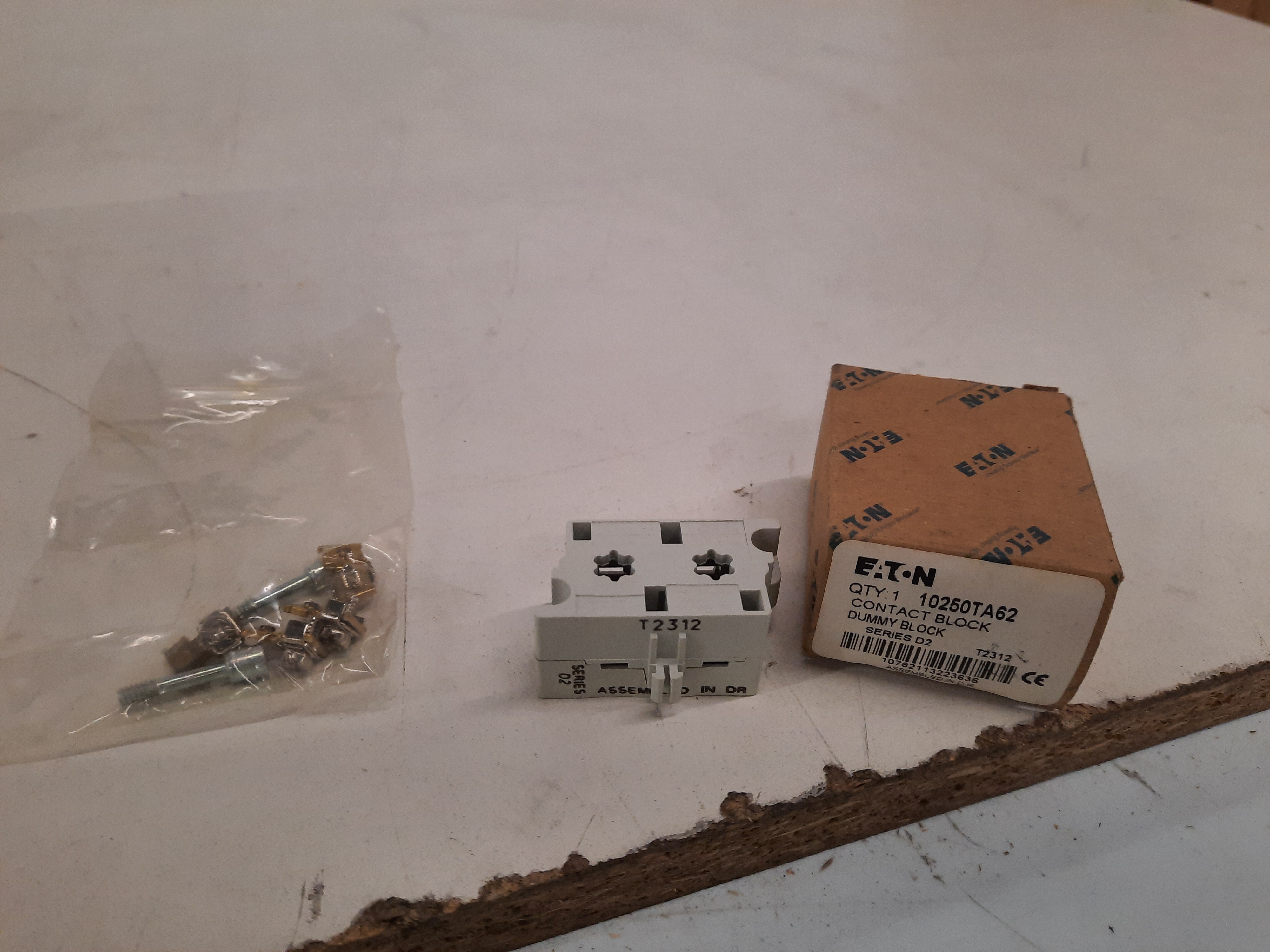 Eaton 10250TA62 Pushbutton Terminal Block