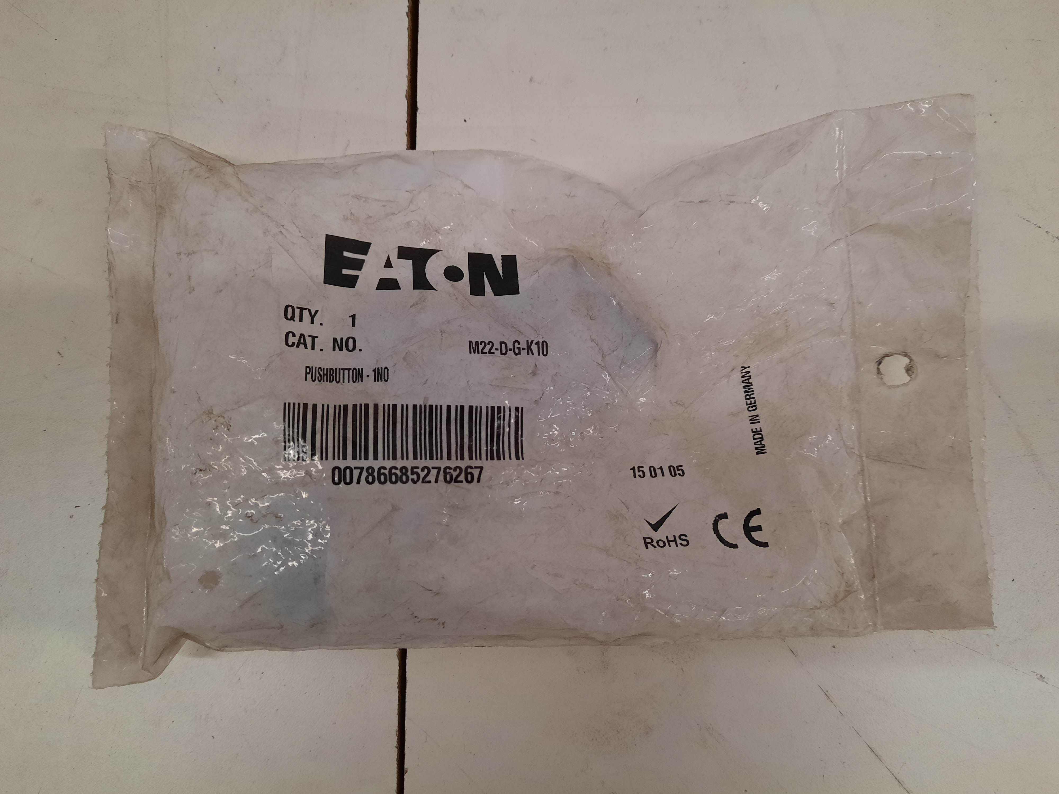Eaton M22-D-G-K10 Non-Illuminated Pushbutton