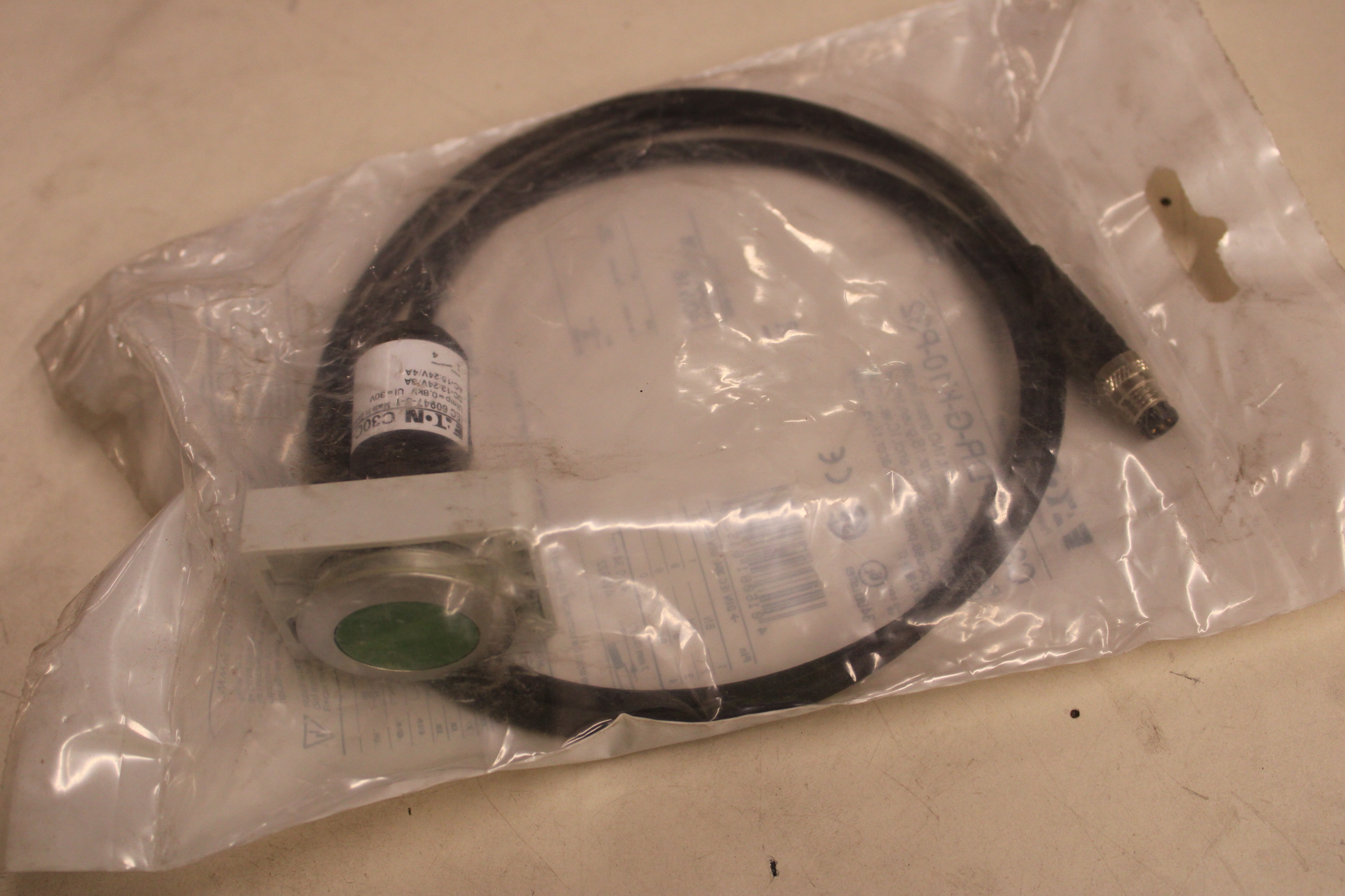 Eaton C30C-FDR-G-K10-P32 Pushbuttons EA