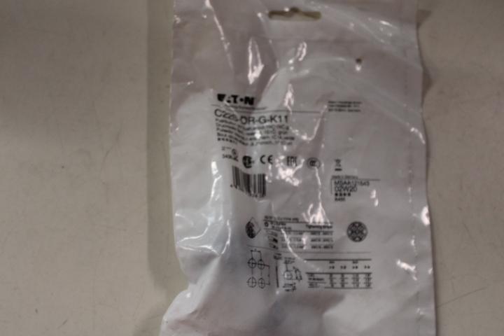 Eaton C22S-DR-G-K11 Non-Illuminated Pushbutton