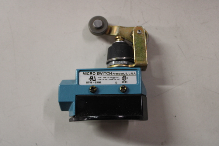 Idec Izumi Corporation DTV6-2RN2 Selector Switches