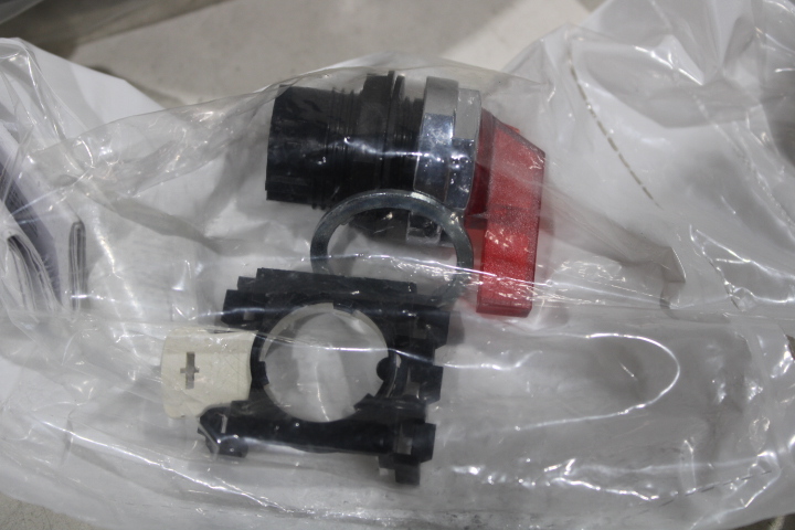 Eaton E22WF2 Selector Switches