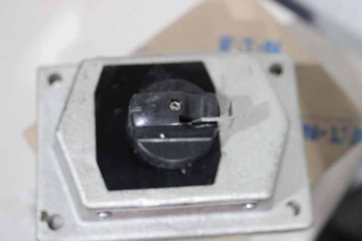 Crouse-Hinds DSD927 Explosionproof Selector Switch Cover Assembly Crouse-Hinds DSD927 Explosionproof Selector Switch Cover Assembly