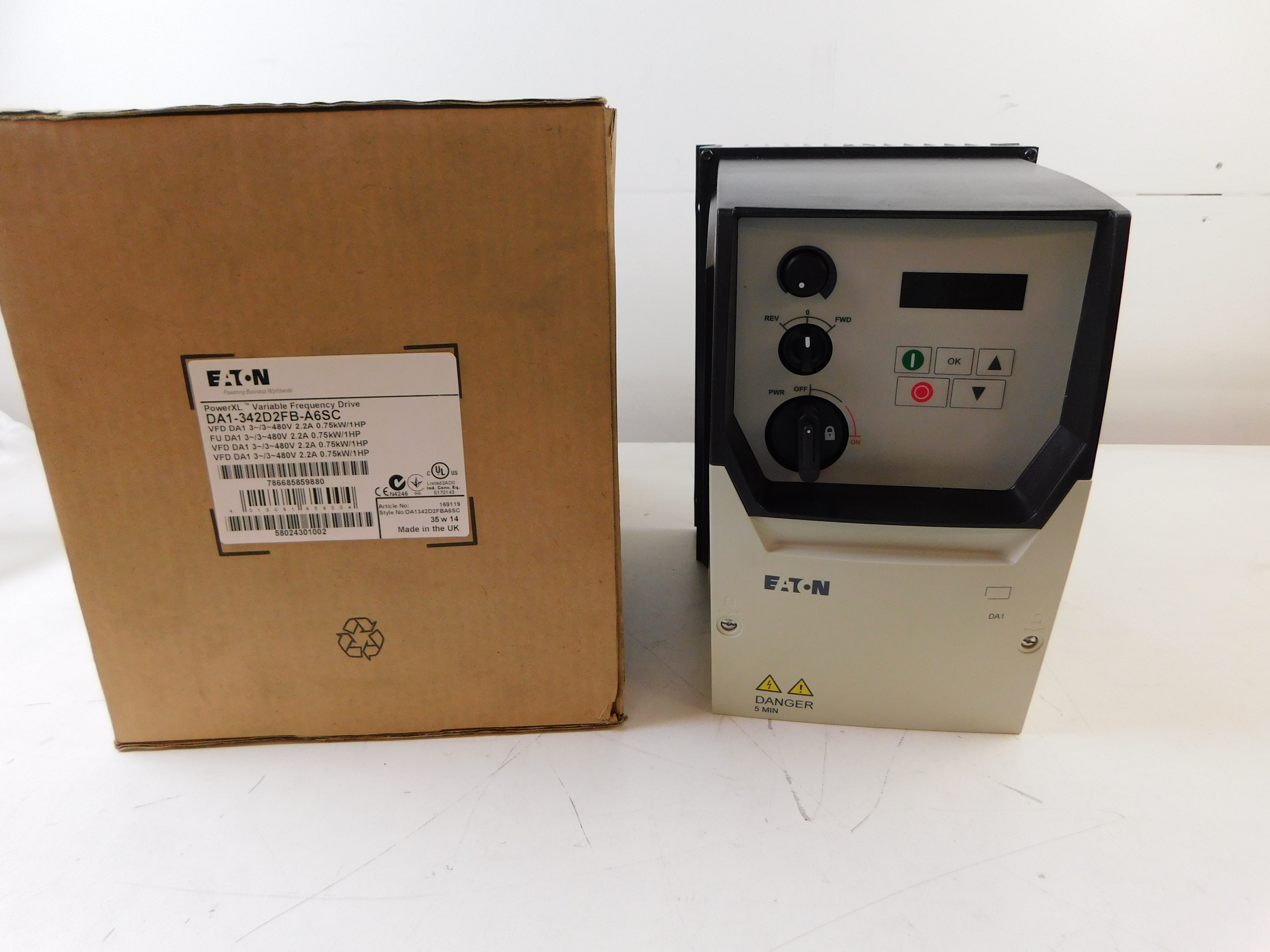 Eaton DA1-342D2FB-A6SC Motor Drives/VFDs/Speed Controllers 2.2A 480V 50/60Hz 3Ph EA