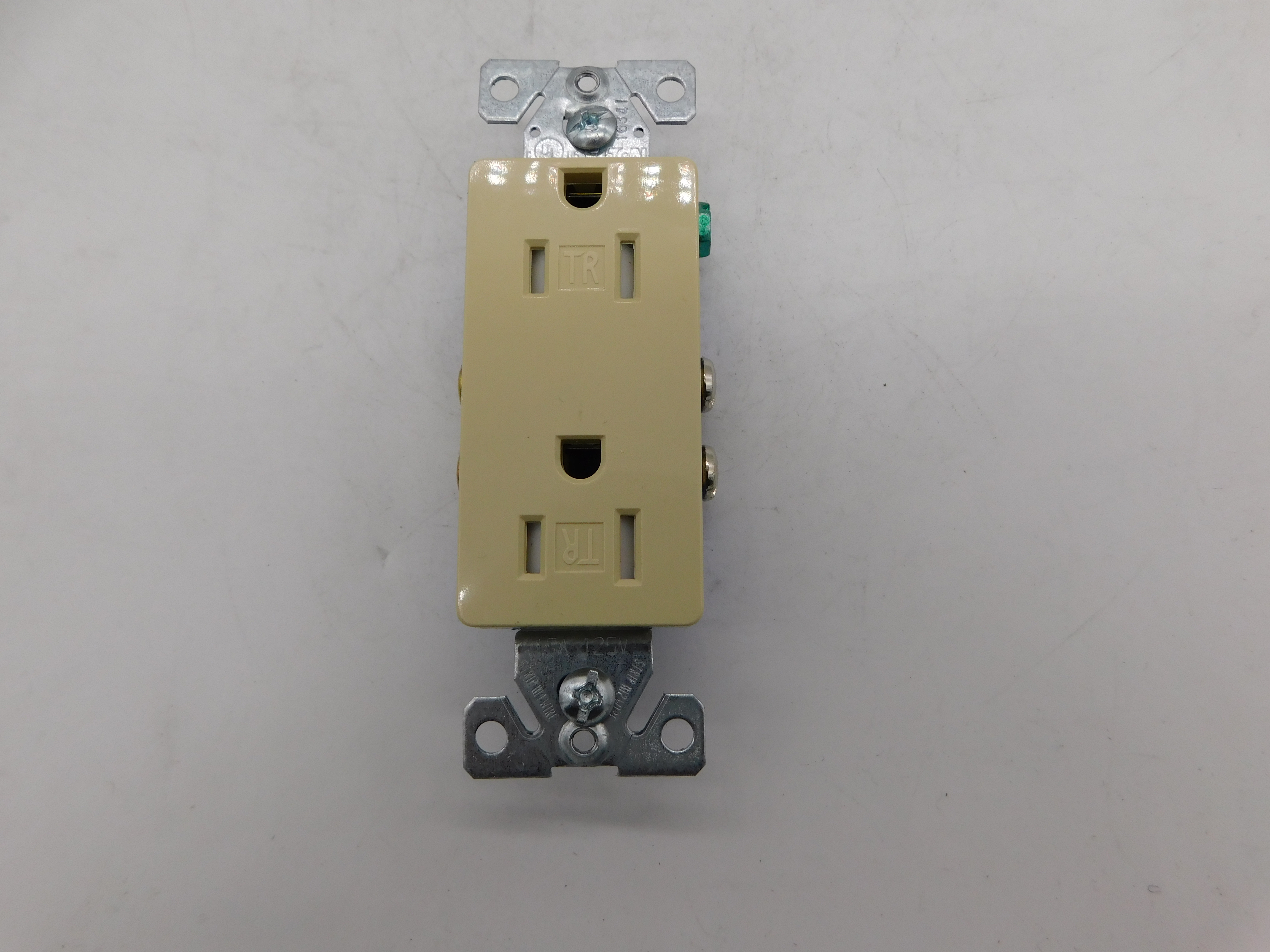 Arrow Hart TR1107V-BOX Decorator Duplex Receptacle