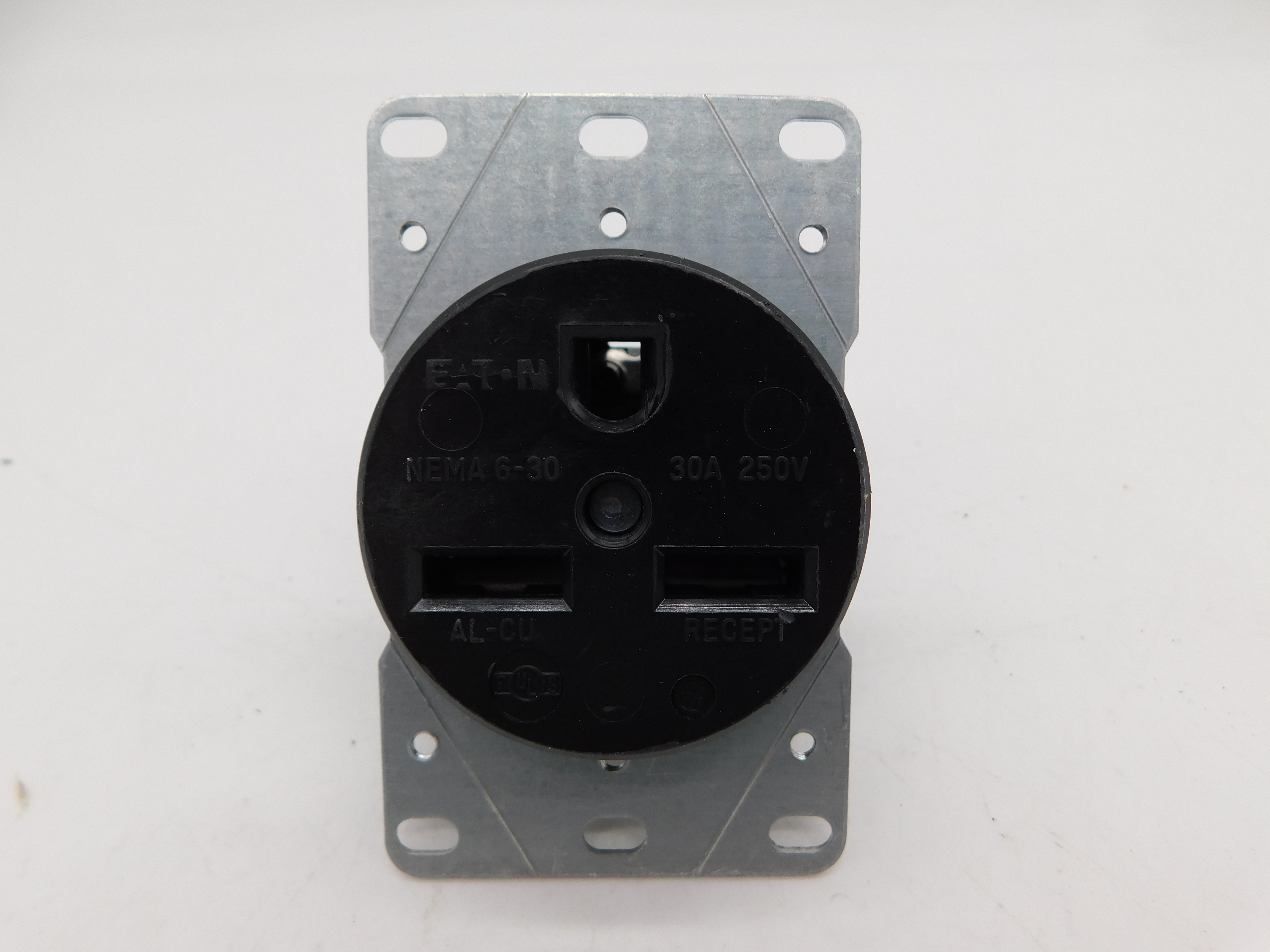 Arrow Hart 5700N Straight Blade Power Receptacle