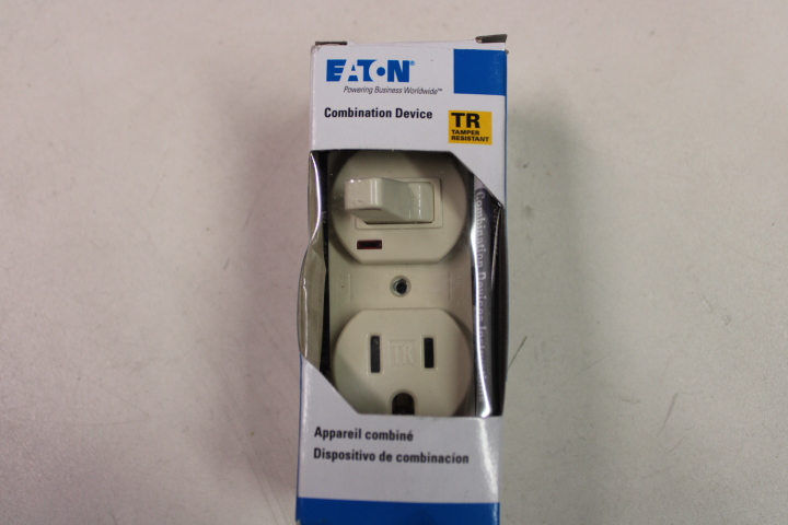 Eaton TR274LA-BX-LW Outlets