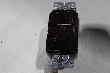 Eaton TRGF20B-BX-LW Outlets