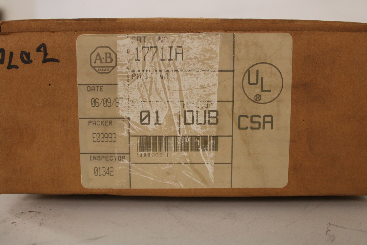 Eaton PJ226LA-F-LW Wallplates and Accessories Eaton PJ226LA-F-LW Wallplates and Accessories