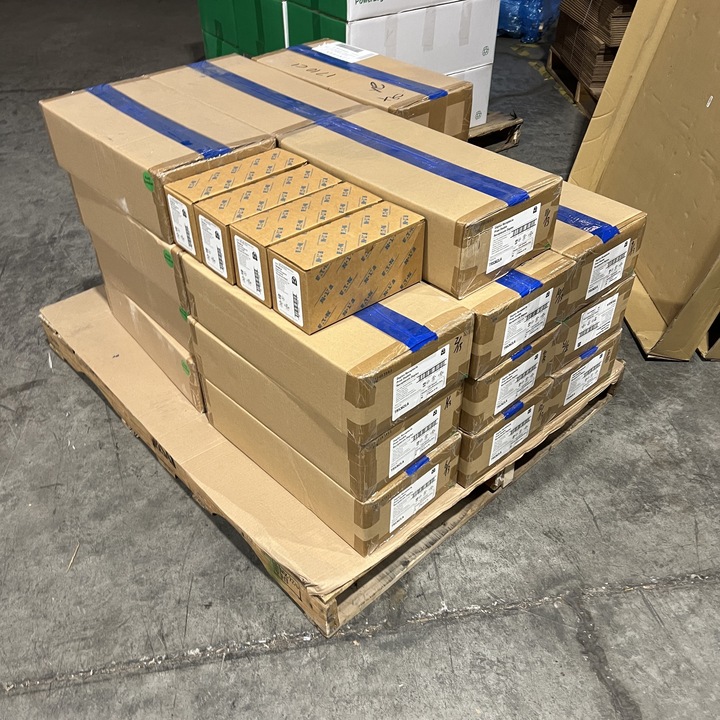Eaton ECLOT-0571-P-TR5362LA Outlets