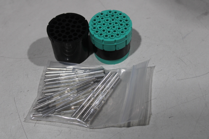 Crouse Hinds CZP-16-321-SN Plug/Connector/Adapter Accessories Crouse Hinds CZP-16-321-SN Plug/Connector/Adapter Accessories