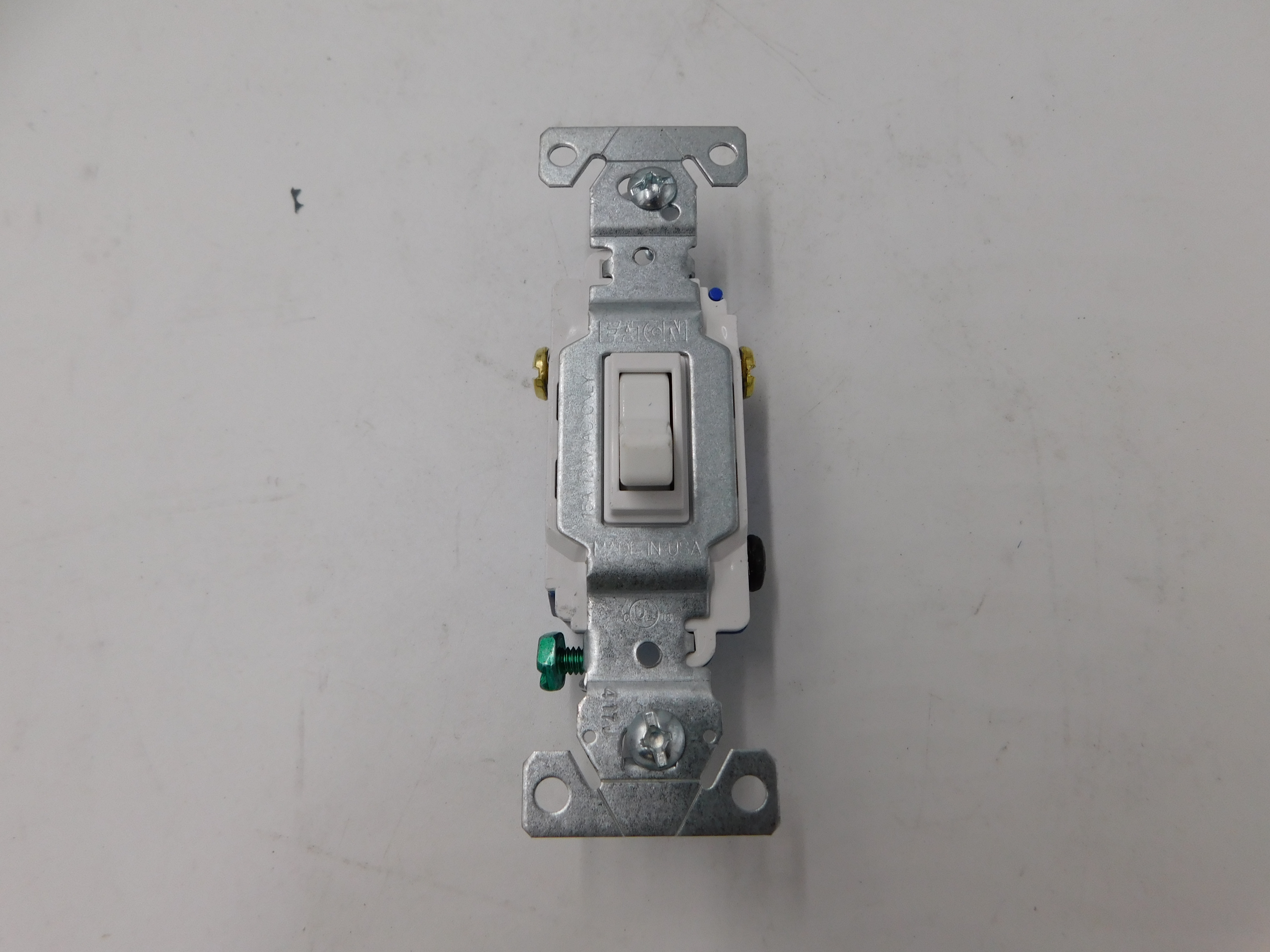 Eaton 1303-7W-SP-LW Light and Dimmer Switches (Repackaged)