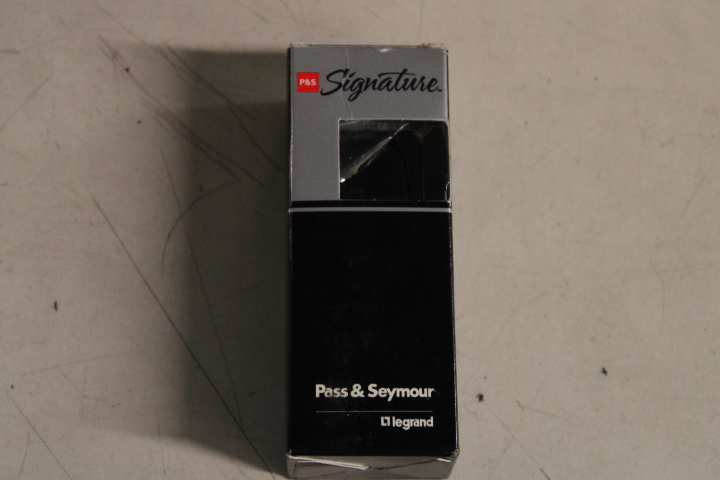 Pass & Seymour STM870BKCC10 Decorator Switch