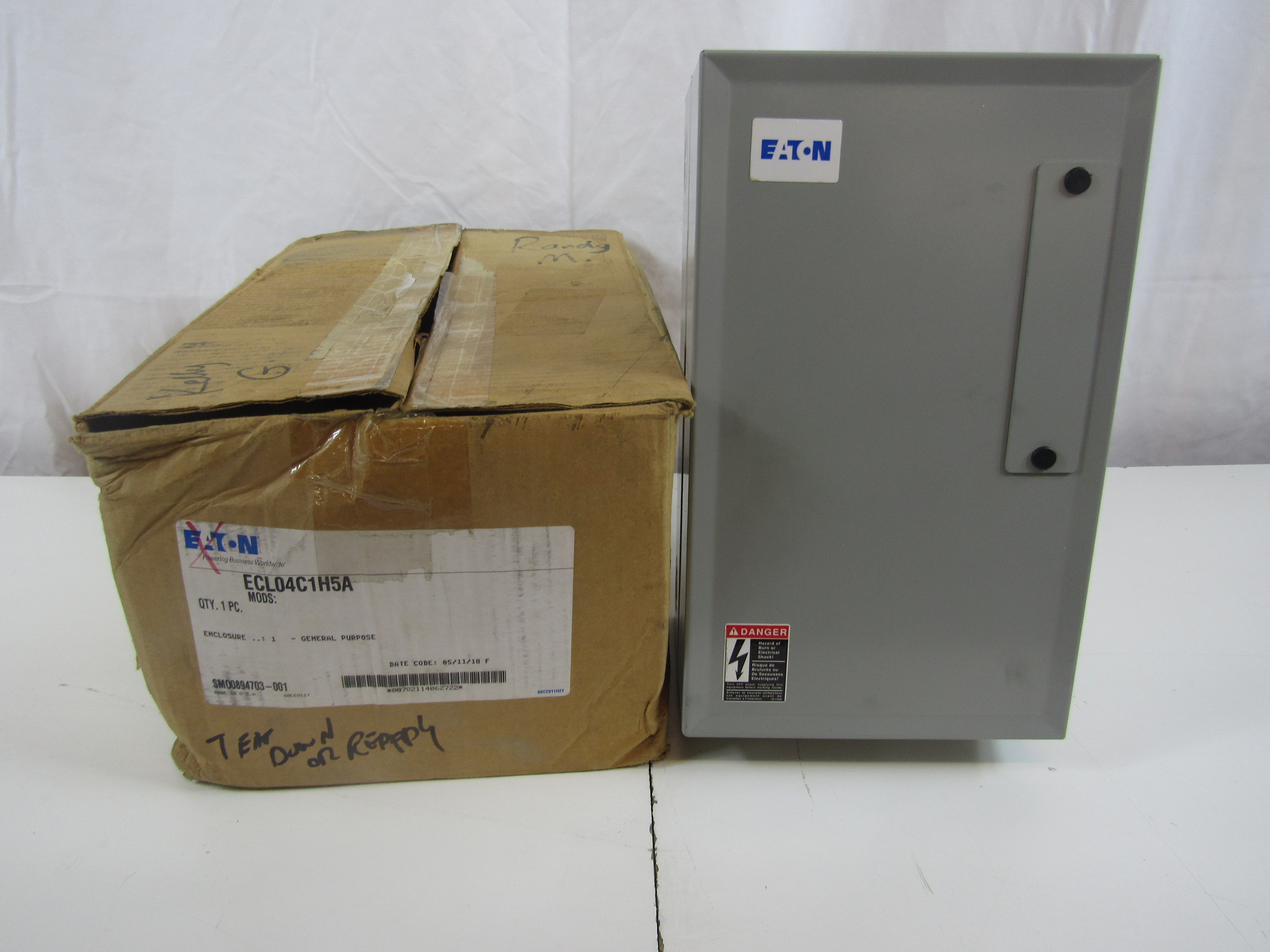 Eaton ECL04C1H5A Enclosed Lighting Contactor