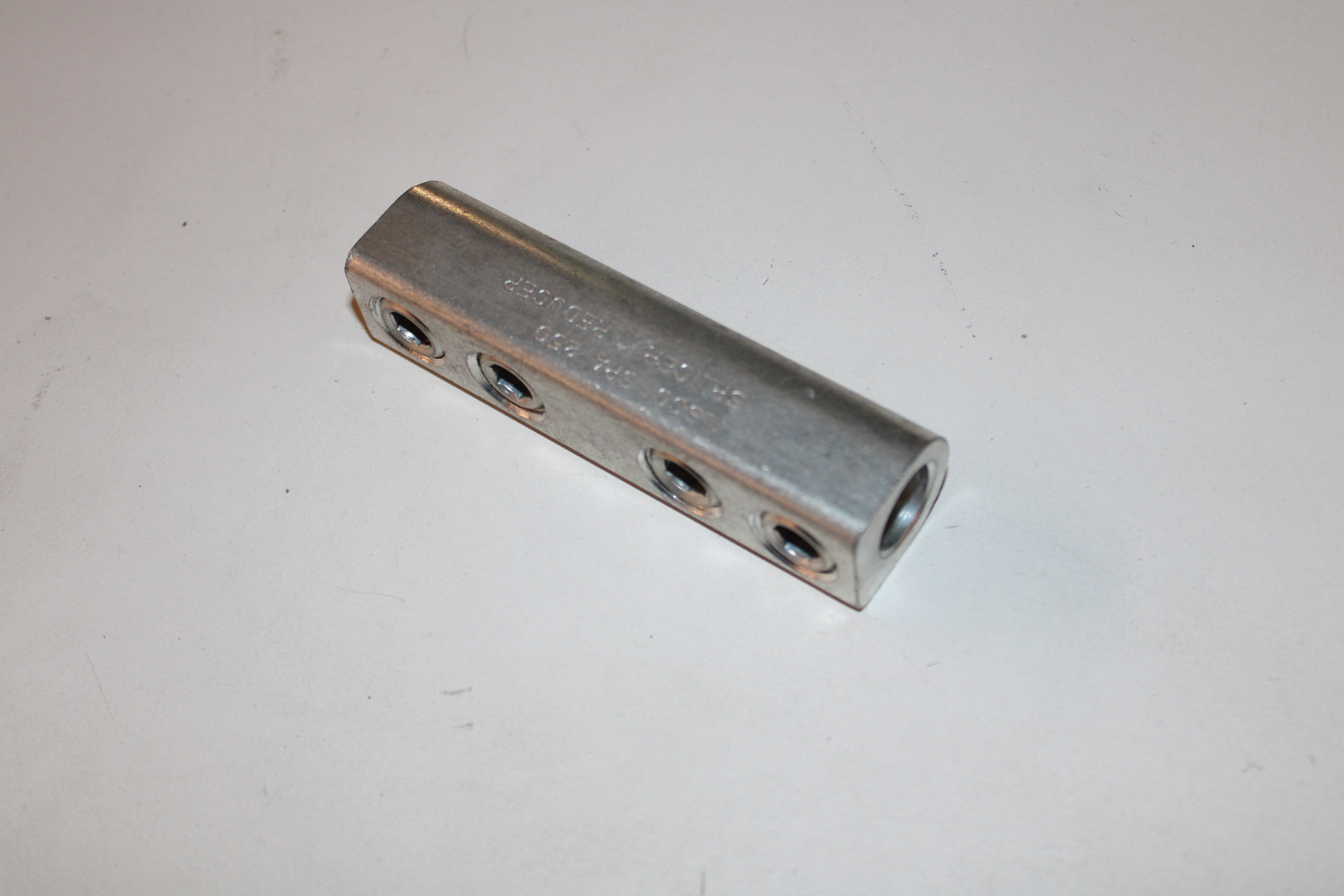 Ilsco SPA-250 Mechanical Connector Splicer/Reducer (Repackaged)