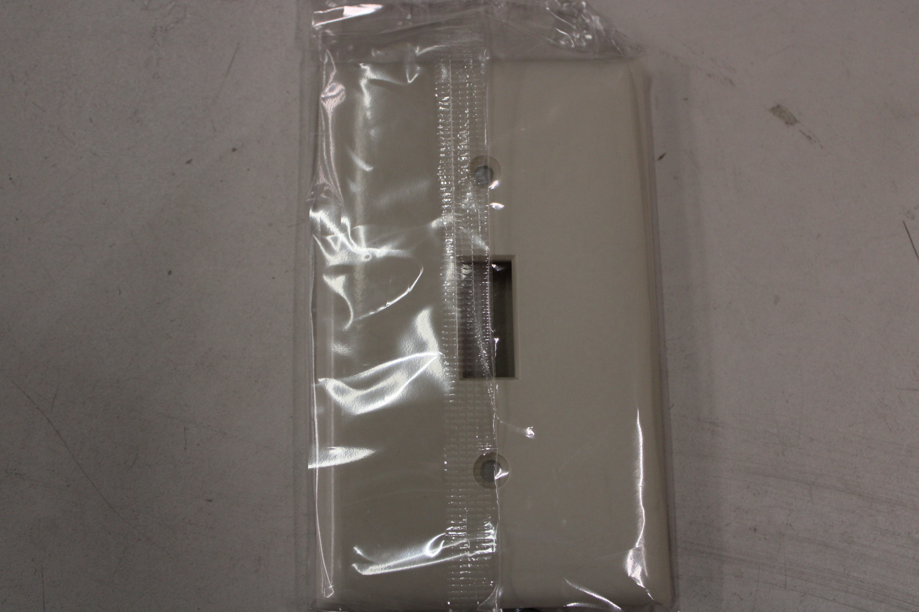 Pass & Seymour SP1-LA Wallplate