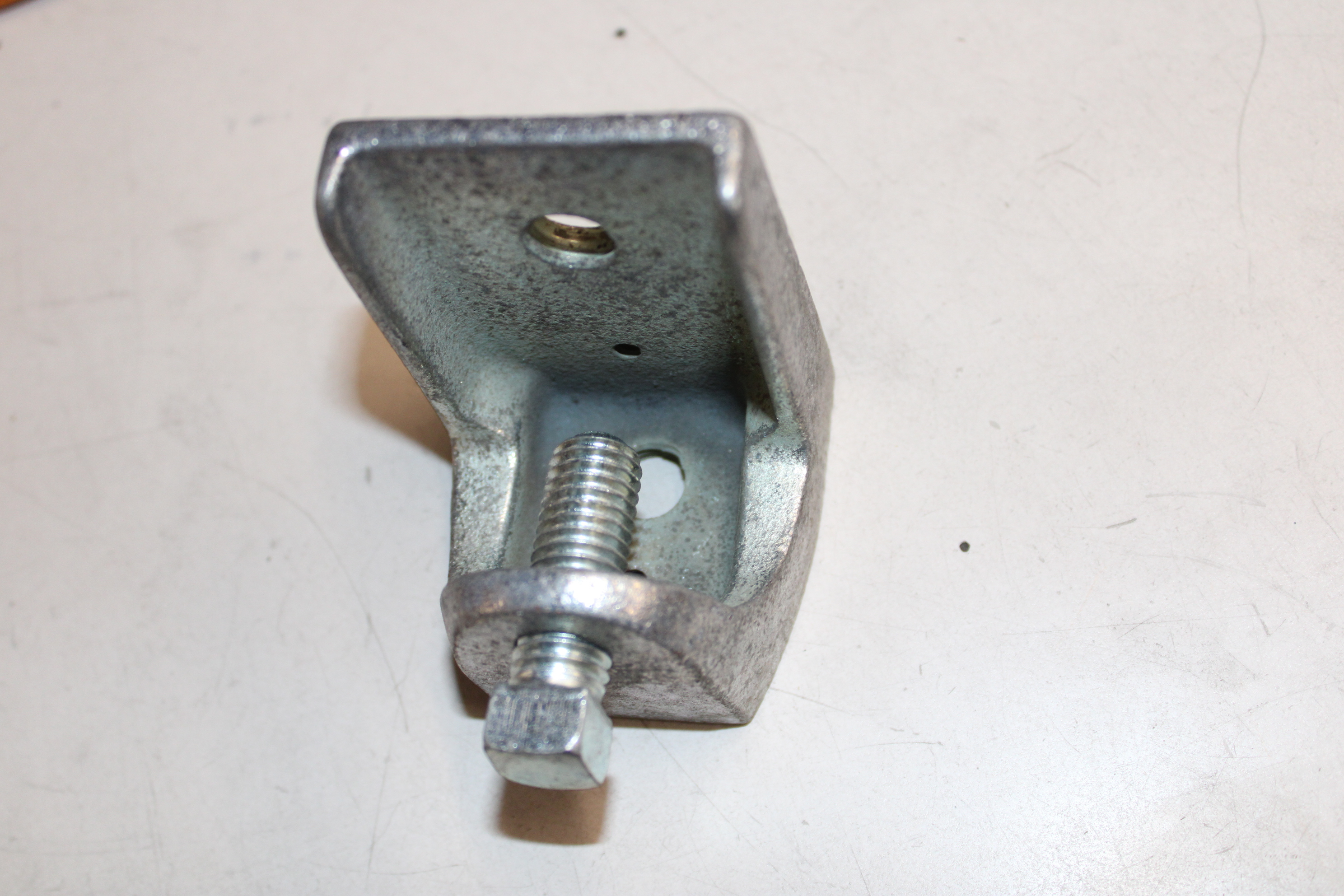 Midland Ross 506 Conduit Clips/Clamps/Hangers (Repackaged)