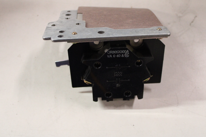 ABB GE Industrial Solutions CR305X300A Auxiliary Contact Kit