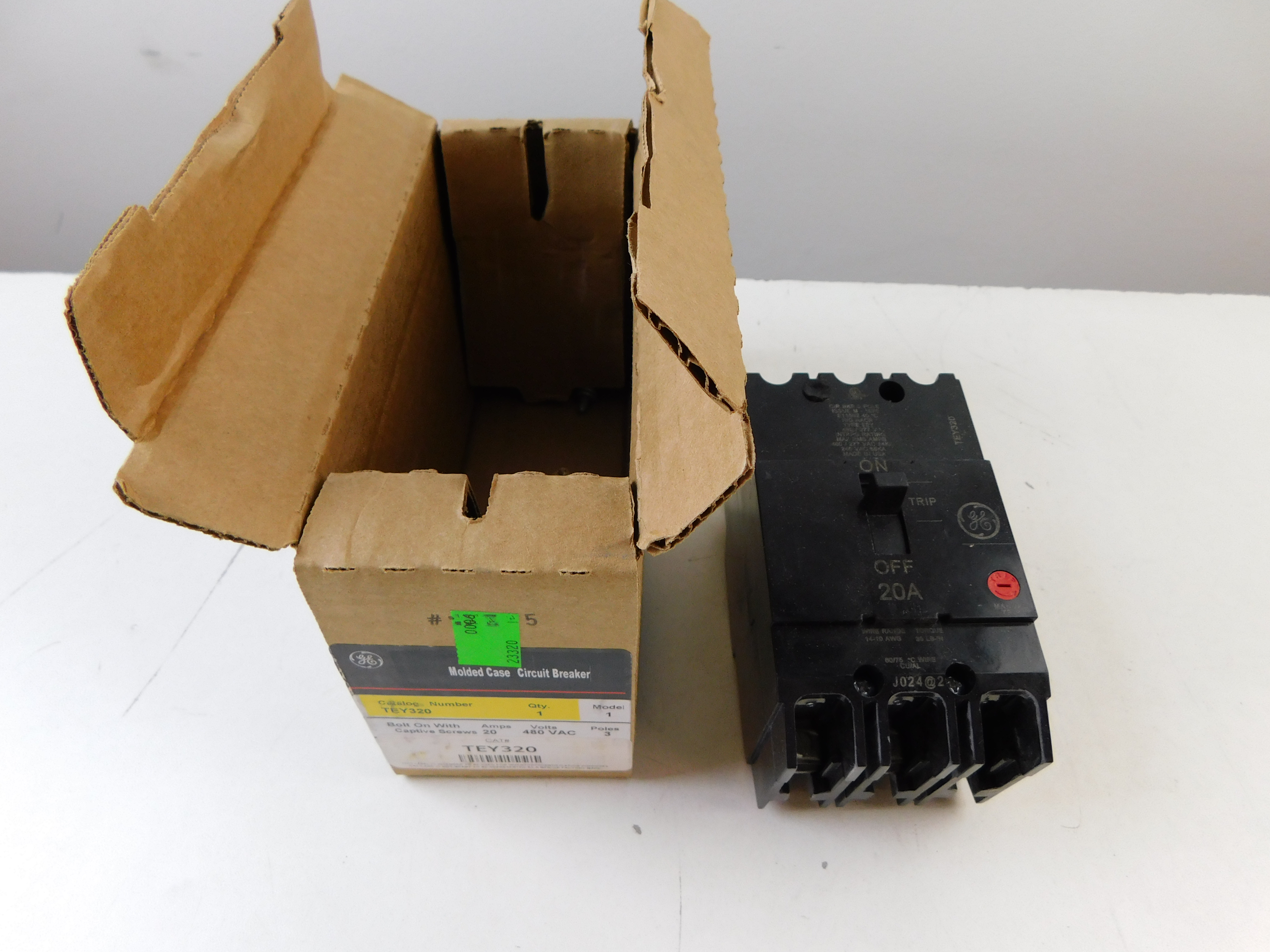 ABB GE Industrial Solutions TEY320 Non-Interchangeable Circuit Breaker