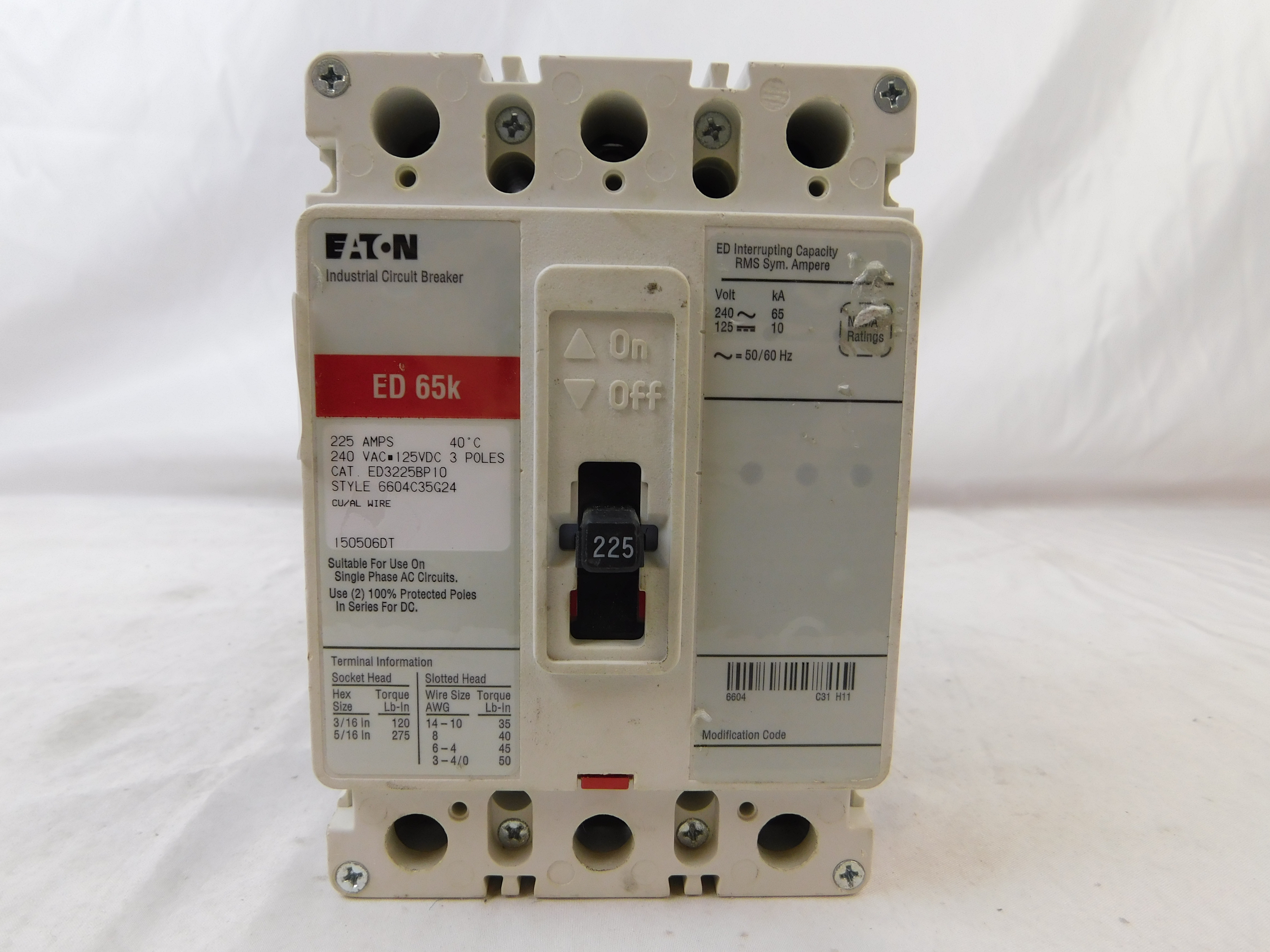 Eaton ED3225 Non-Interchangeable Trip Circuit Breaker (Used)