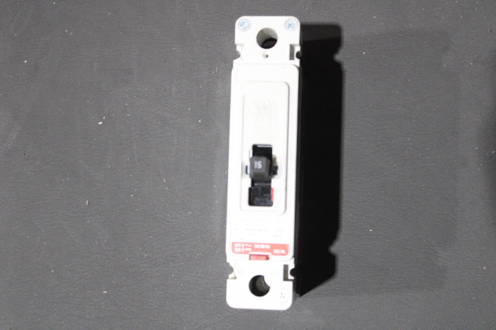 Eaton HFD1015 Non-Interchangeable Trip Circuit Breaker (Damaged, For Parts or Repair)