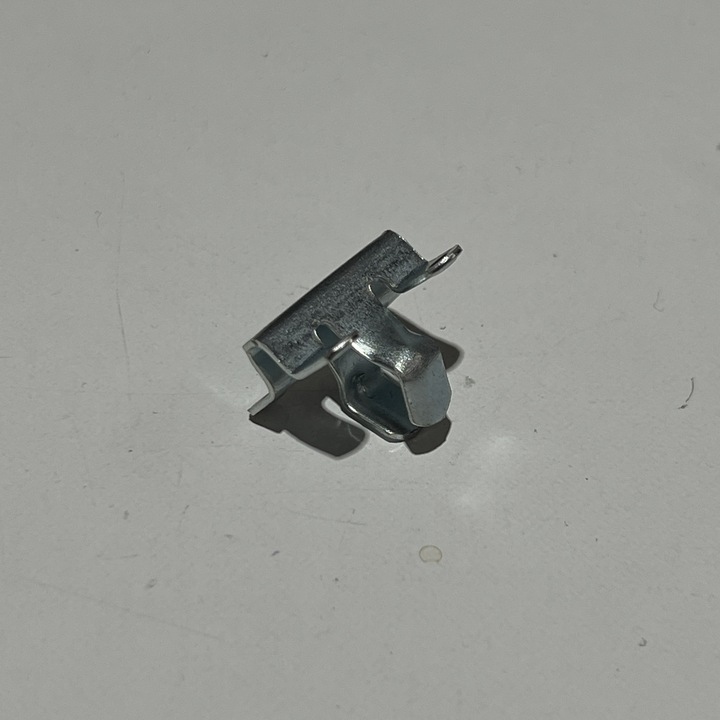 Cooper Metalux 1/4-TN-FSTN-U Strip Light 1/4 Turn Fastener (Damaged, For Parts or Repair)