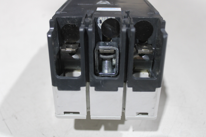 Eaton EGC3015FFG Molded Case Breakers (MCCBs) (Aesthetic Defect)