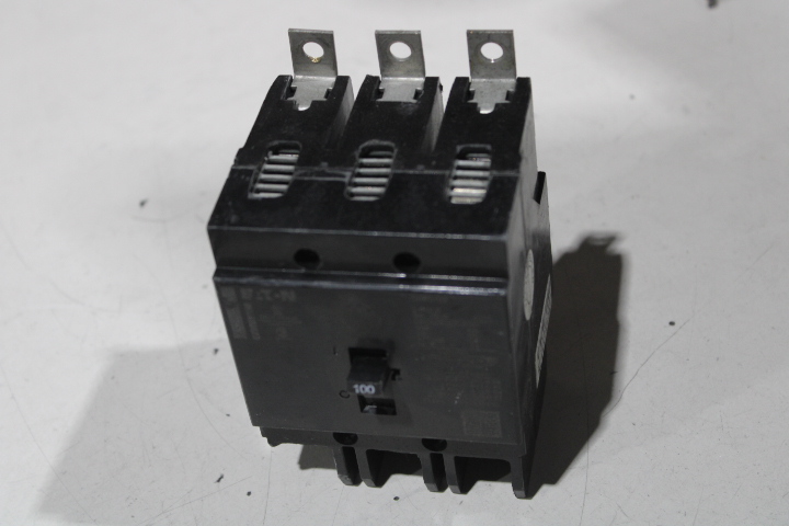 Eaton GHB3100 Non-Interchangeable Trip Circuit Breaker (Damaged, For Parts or Repair)