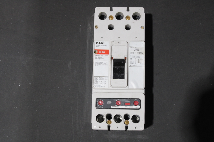 Eaton JD3125 Interchangeable Trip Circuit Breaker (Damaged, For Parts or Repair)